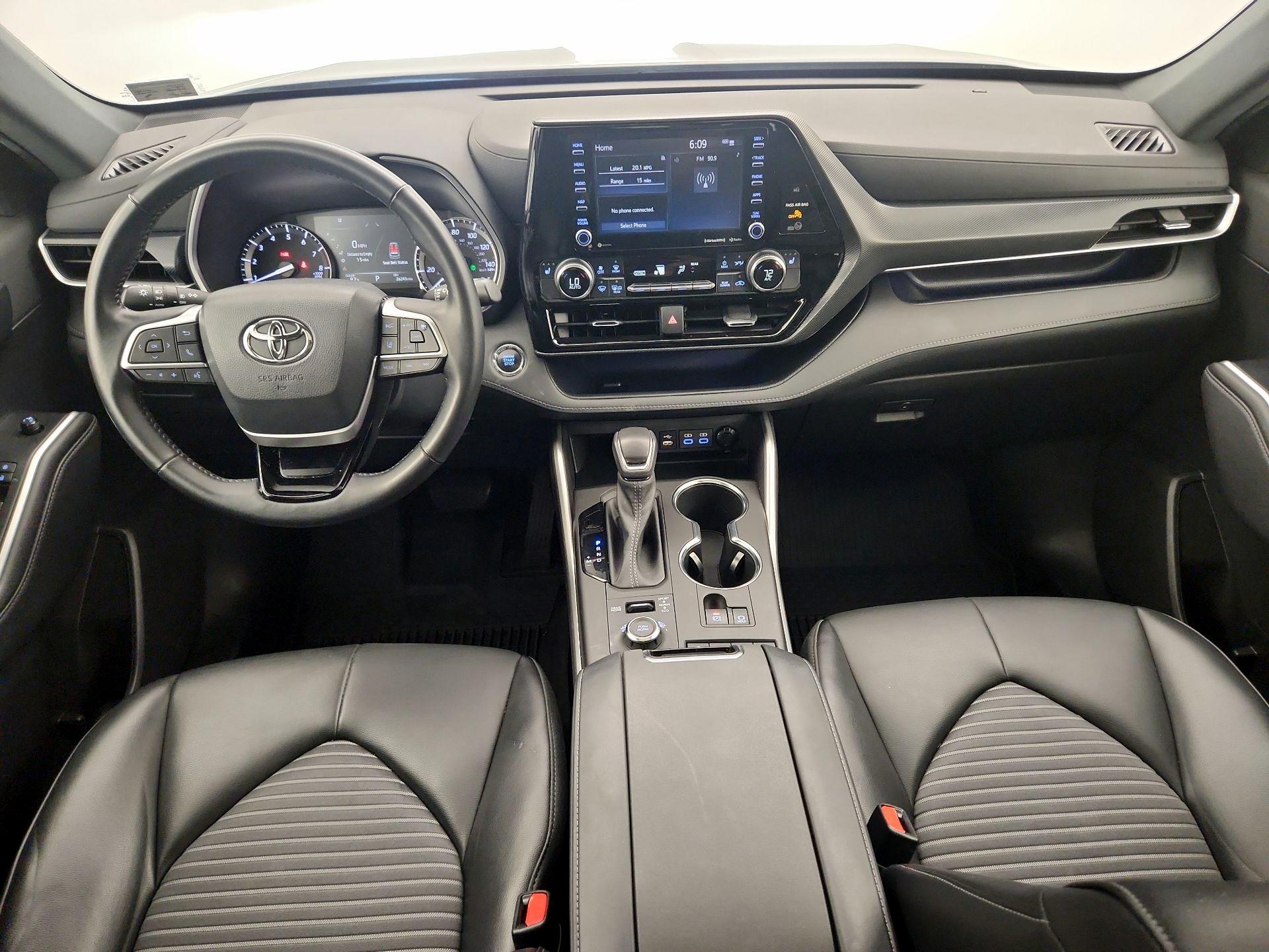 Thumbnail: 2022 Toyota Highlander - 9