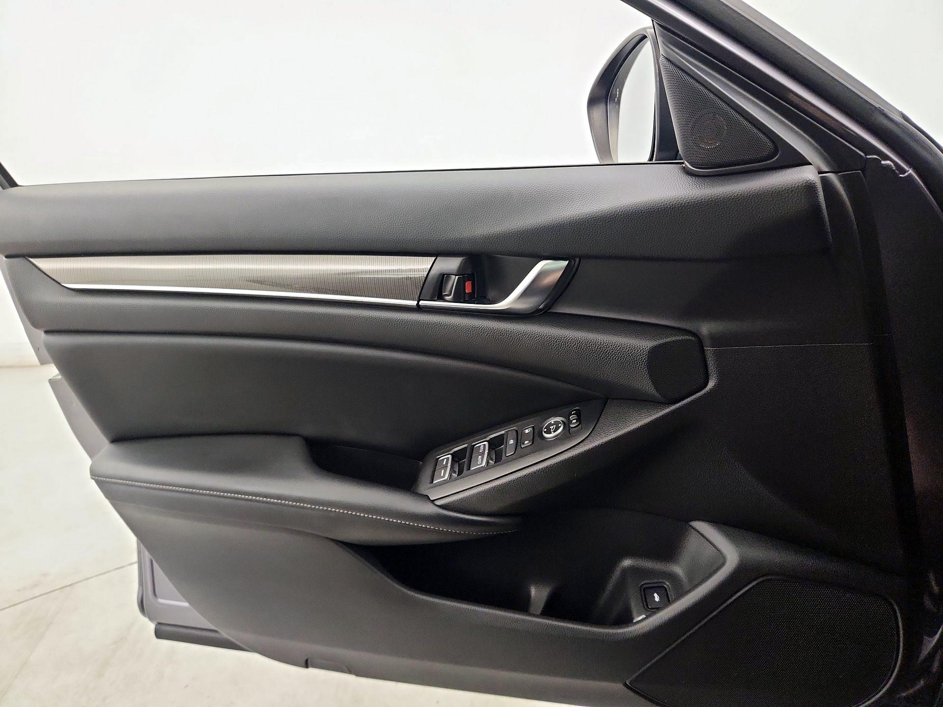 Thumbnail: 2018 Honda Accord - 12