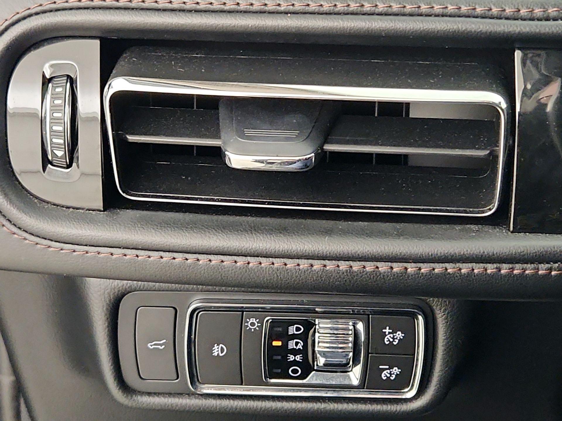 Thumbnail: 2021 Lincoln Aviator - 13