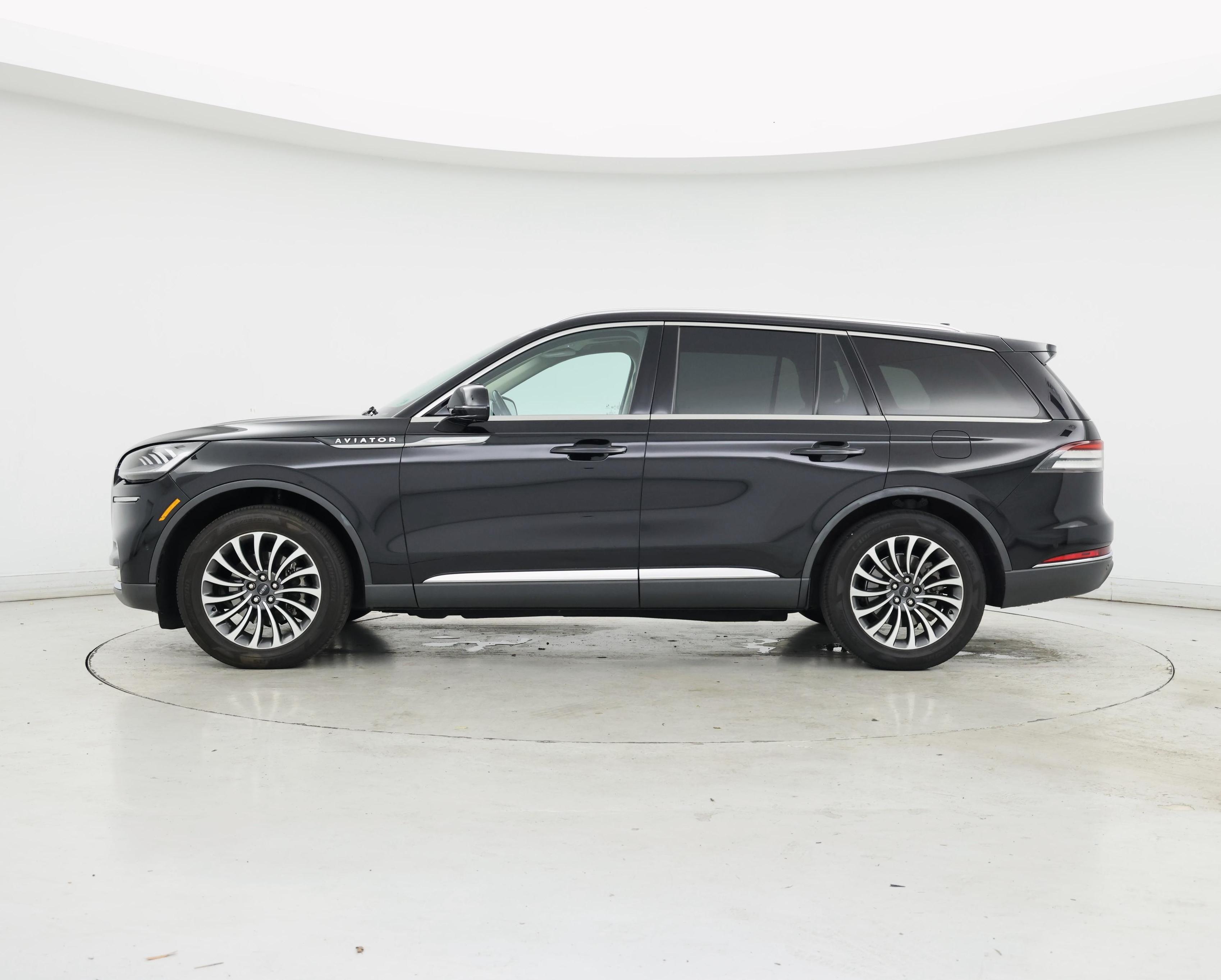 Thumbnail: 2021 Lincoln Aviator - 3
