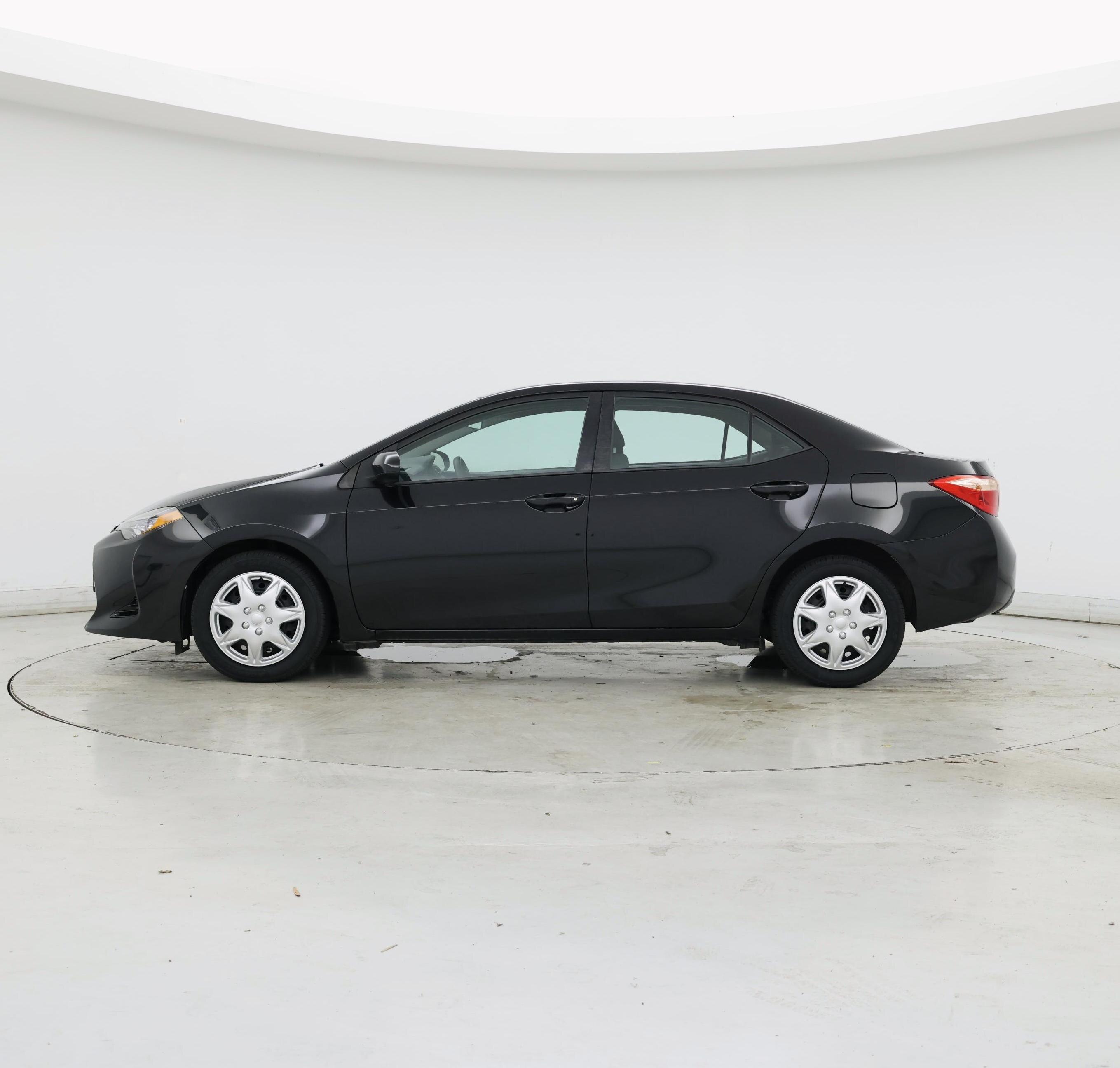 Thumbnail: 2017 Toyota Corolla - 3