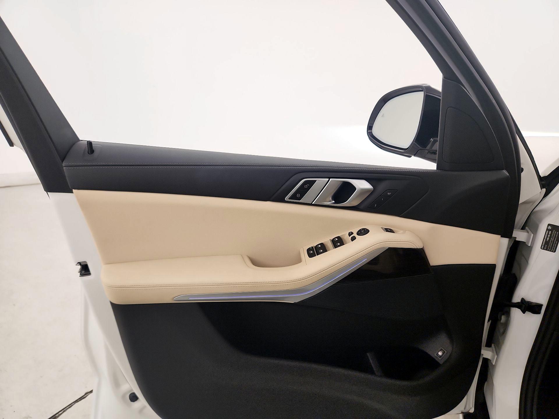 Thumbnail: 2021 BMW X5 - 12