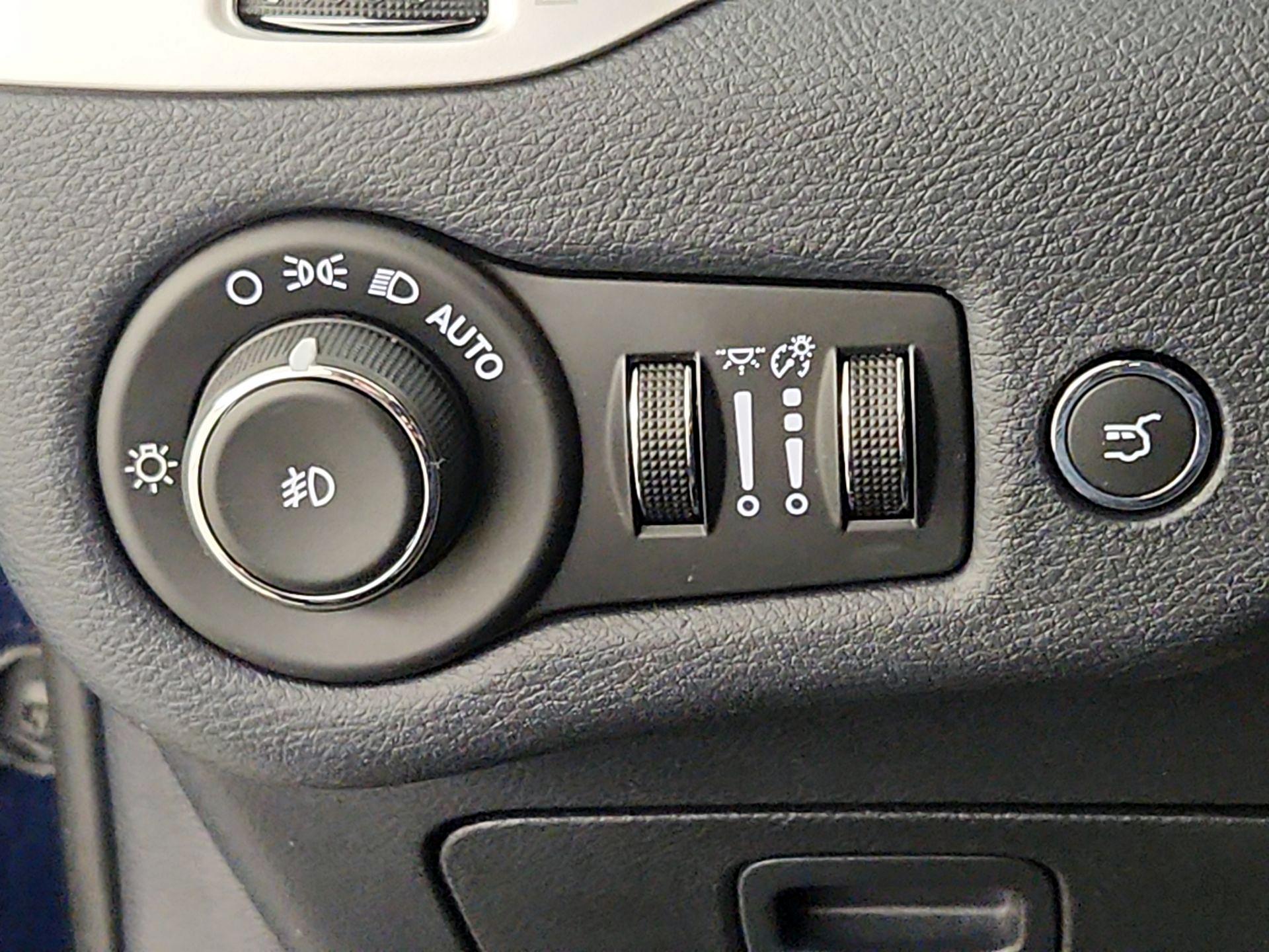 Thumbnail: 2014 Jeep Cherokee - 13