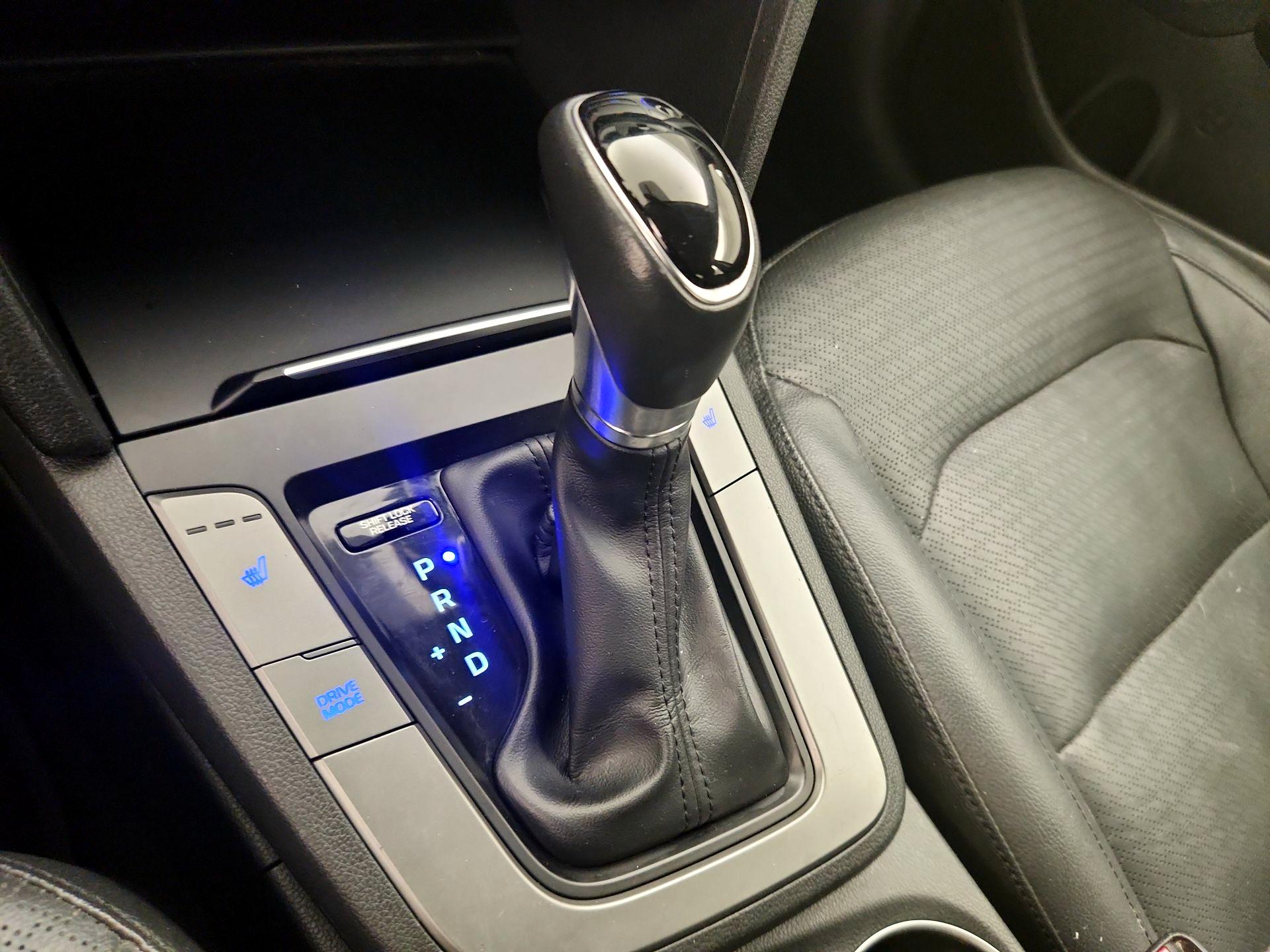Thumbnail: 2017 Hyundai Elantra - 17