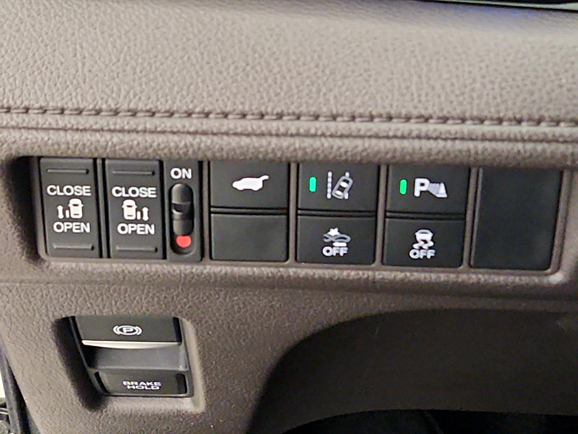 Thumbnail: 2019 Honda Odyssey - 13