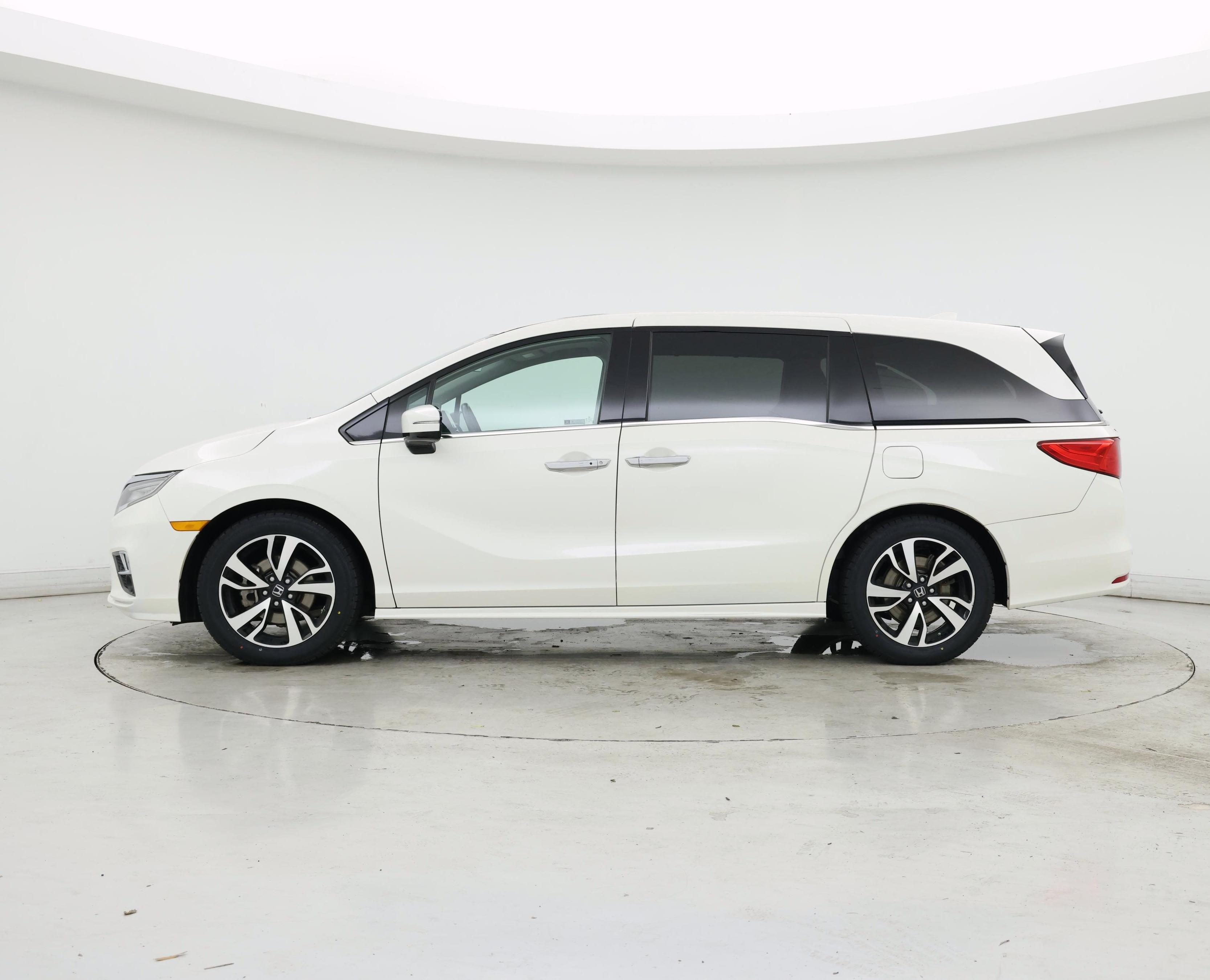 Thumbnail: 2019 Honda Odyssey - 3