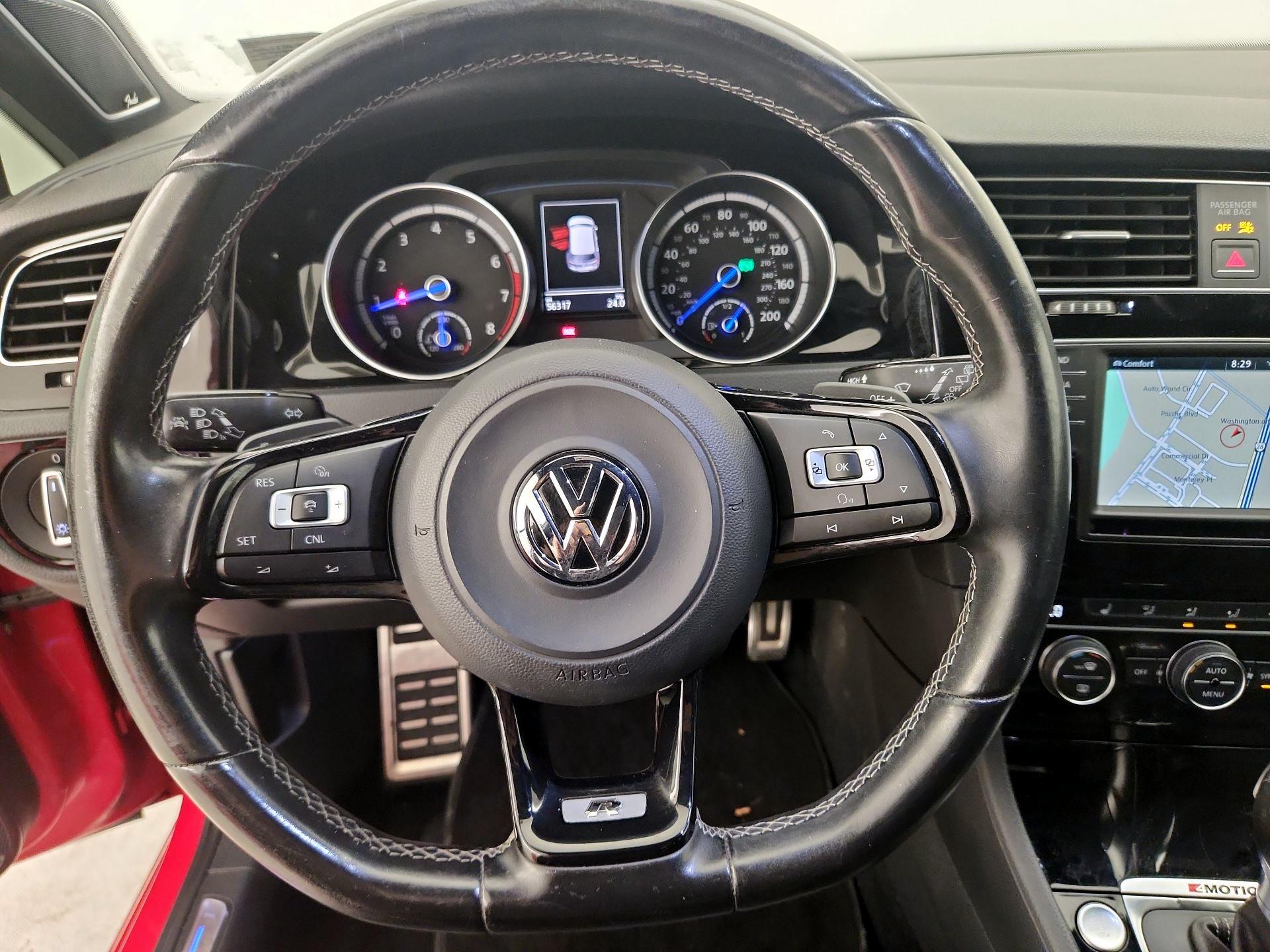 Thumbnail: 2016 Volkswagen Golf - 10
