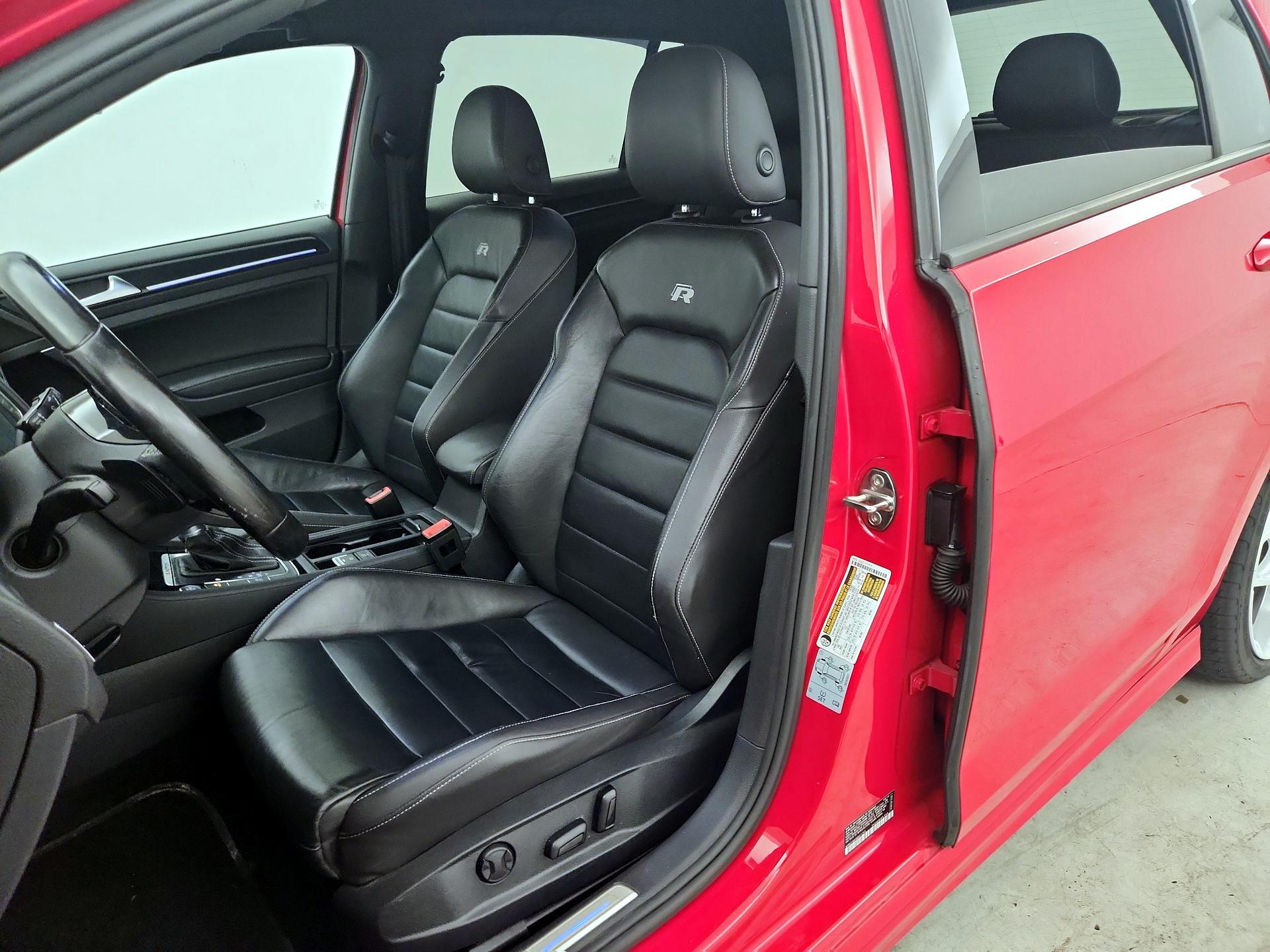 Thumbnail: 2016 Volkswagen Golf - 11