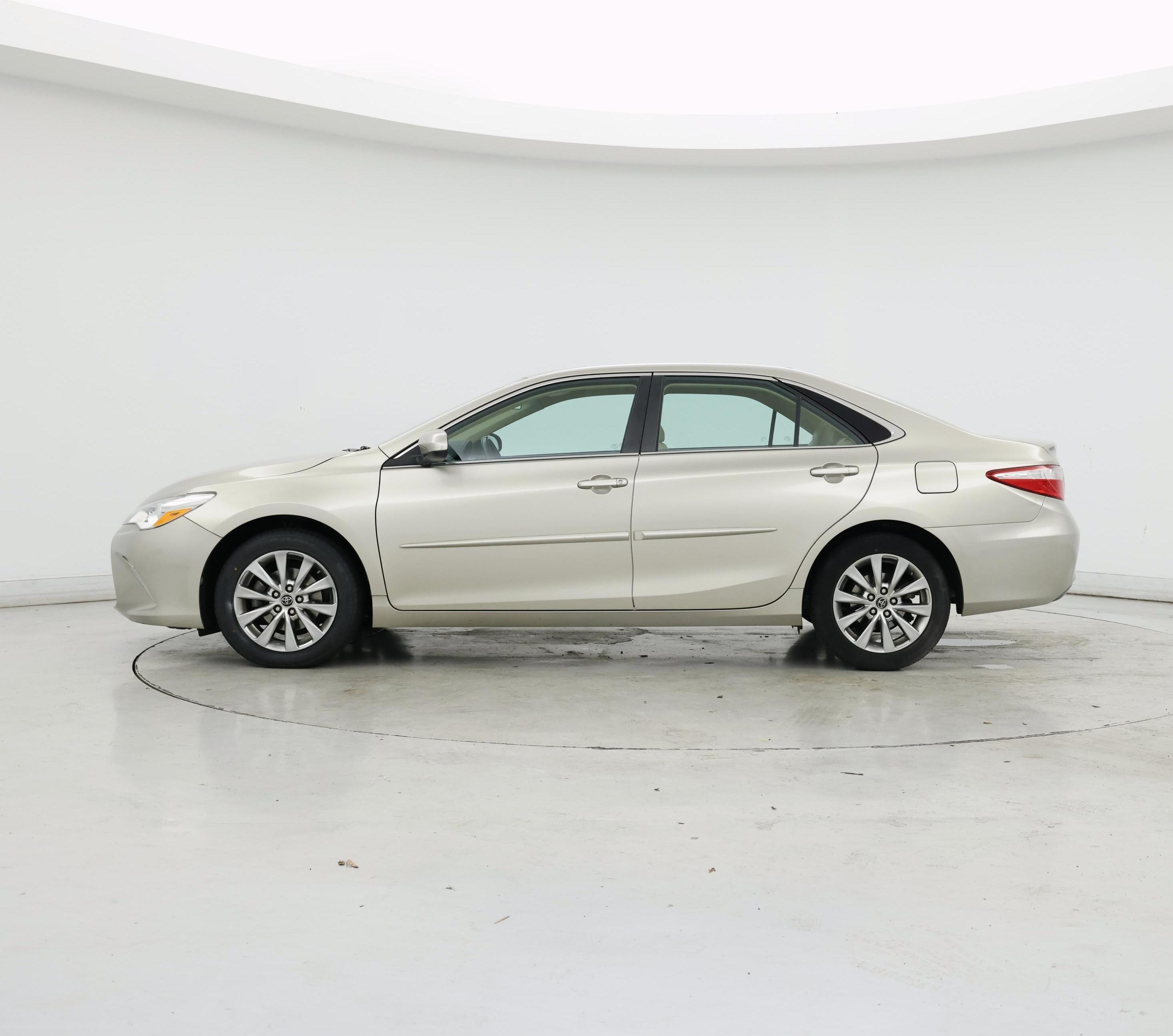 Thumbnail: 2015 Toyota Camry - 3