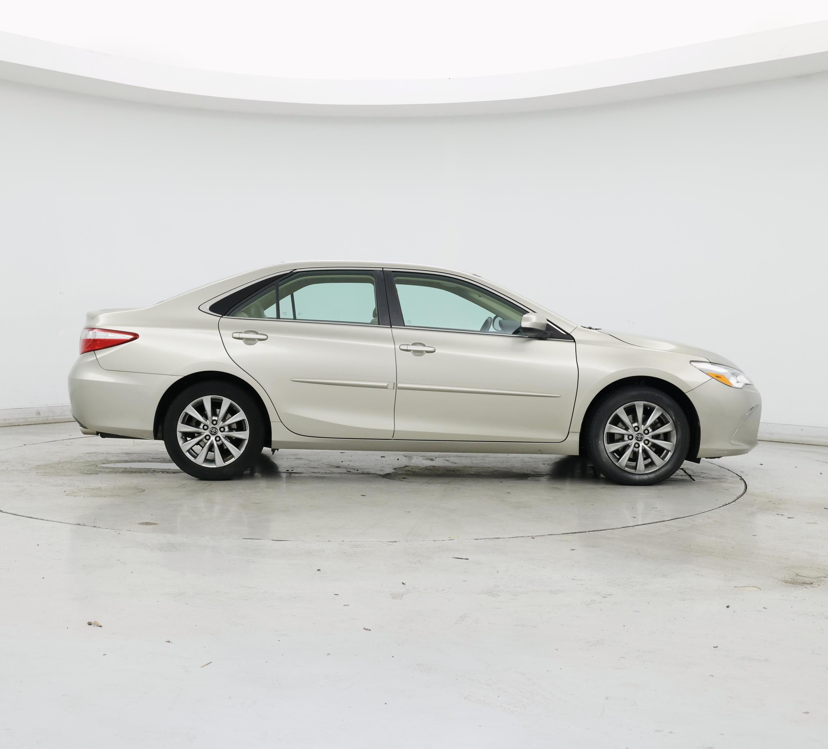 Thumbnail: 2015 Toyota Camry - 7