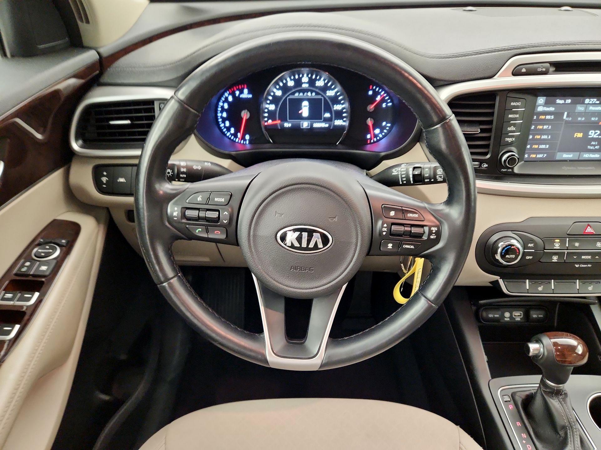 Thumbnail: 2017 Kia Sorento - 10
