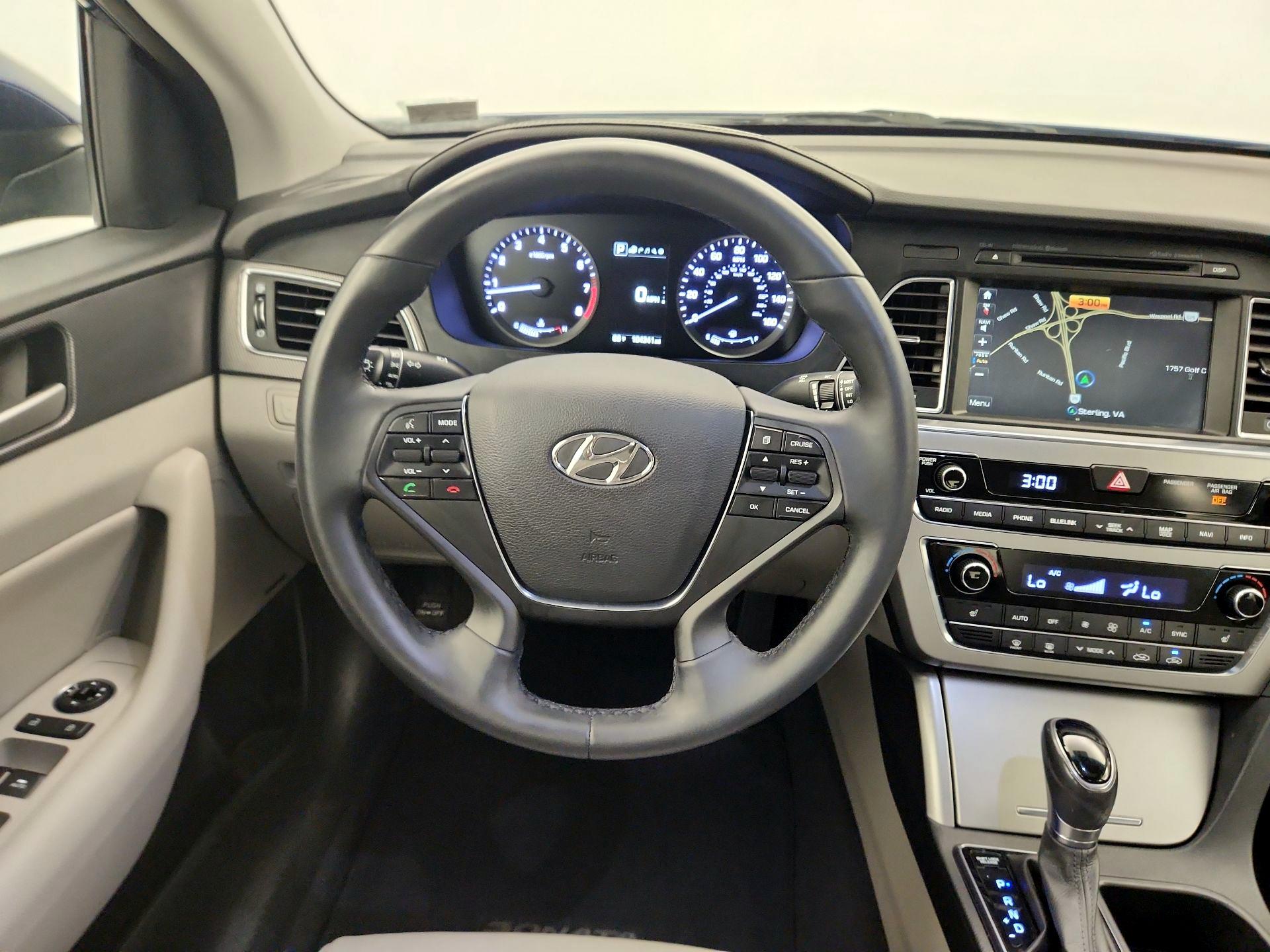 Thumbnail: 2016 Hyundai Sonata - 10