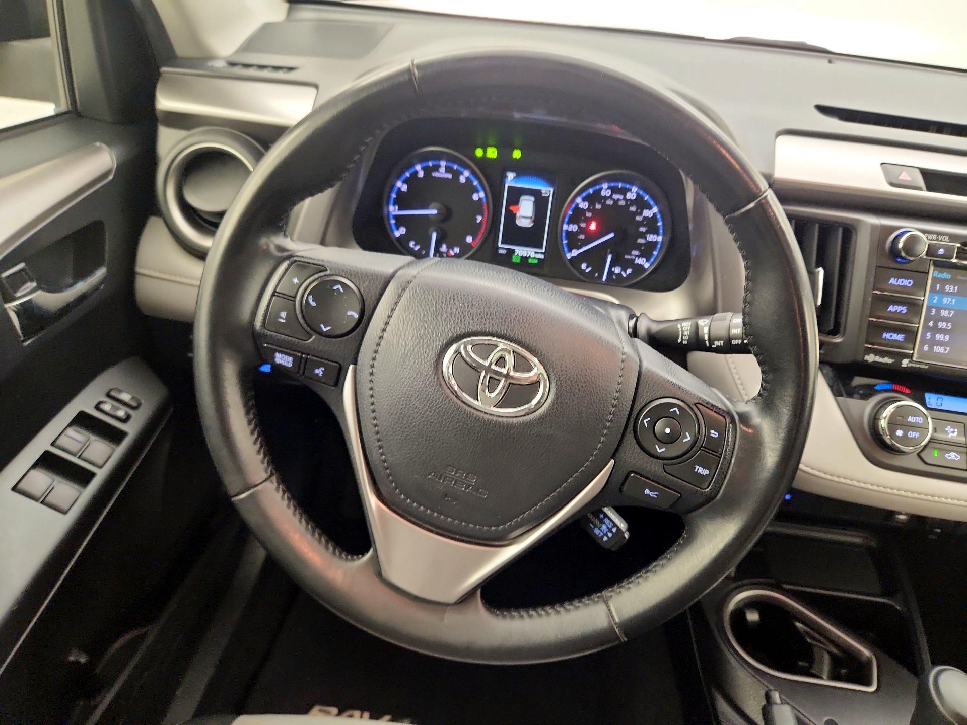 Thumbnail: 2018 Toyota RAV4 - 10
