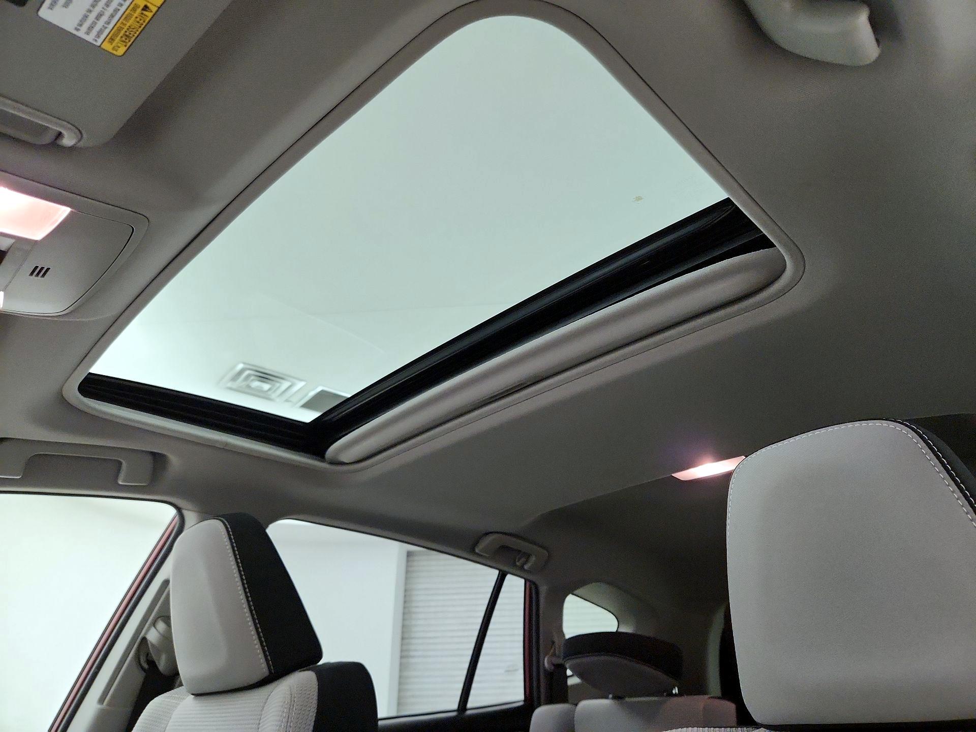 Thumbnail: 2018 Toyota RAV4 - 19