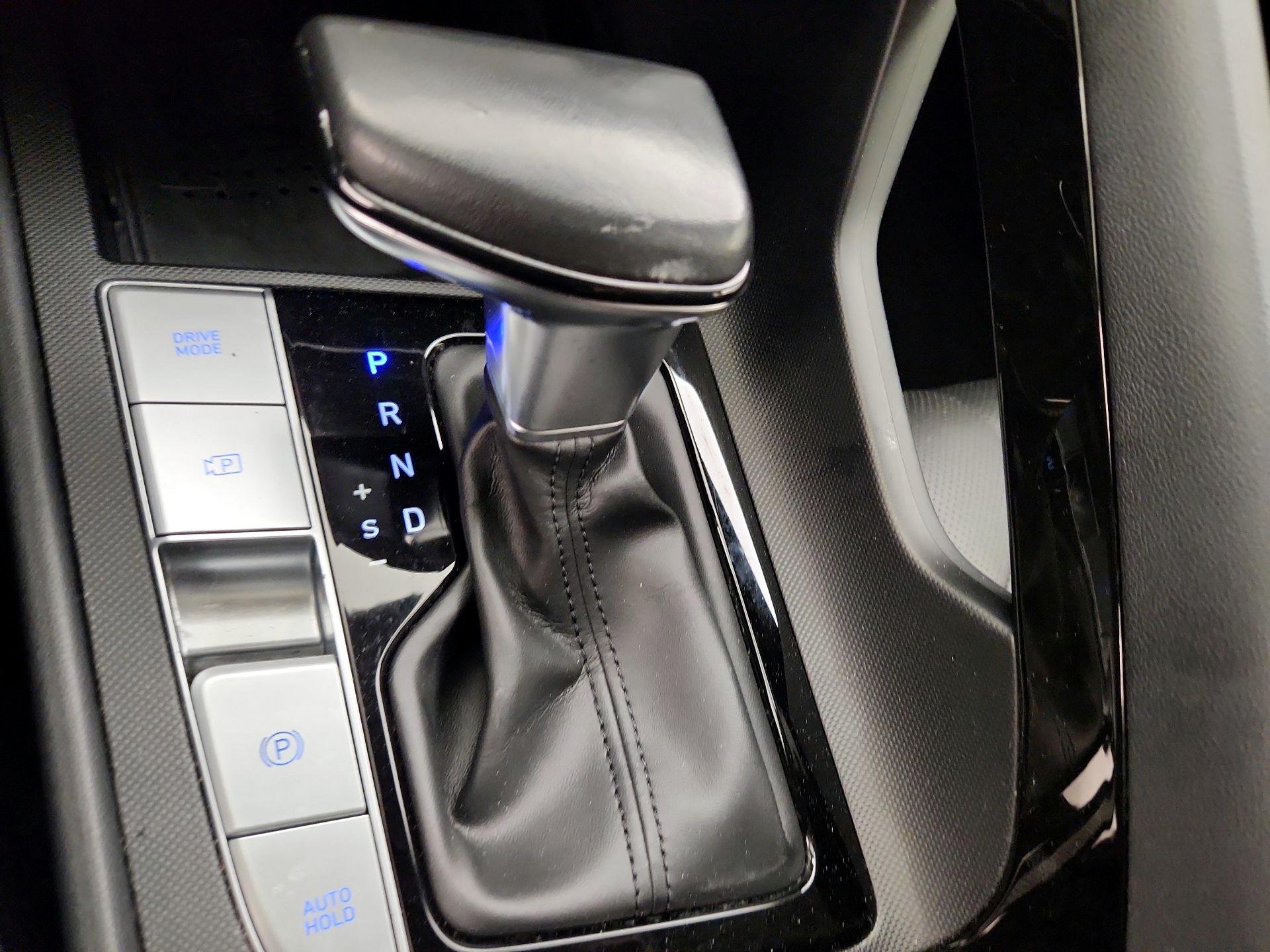 Thumbnail: 2021 Hyundai Elantra - 18