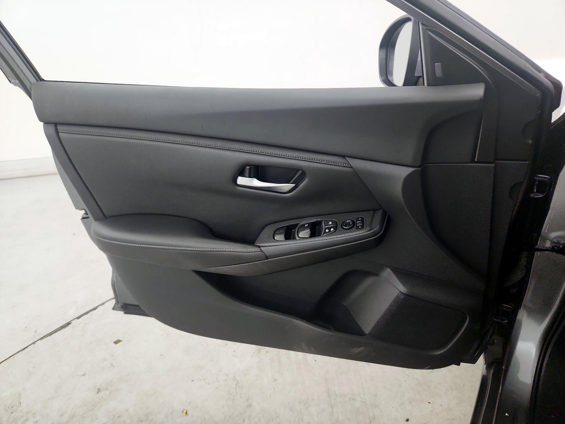 Thumbnail: 2023 Nissan Sentra - 12