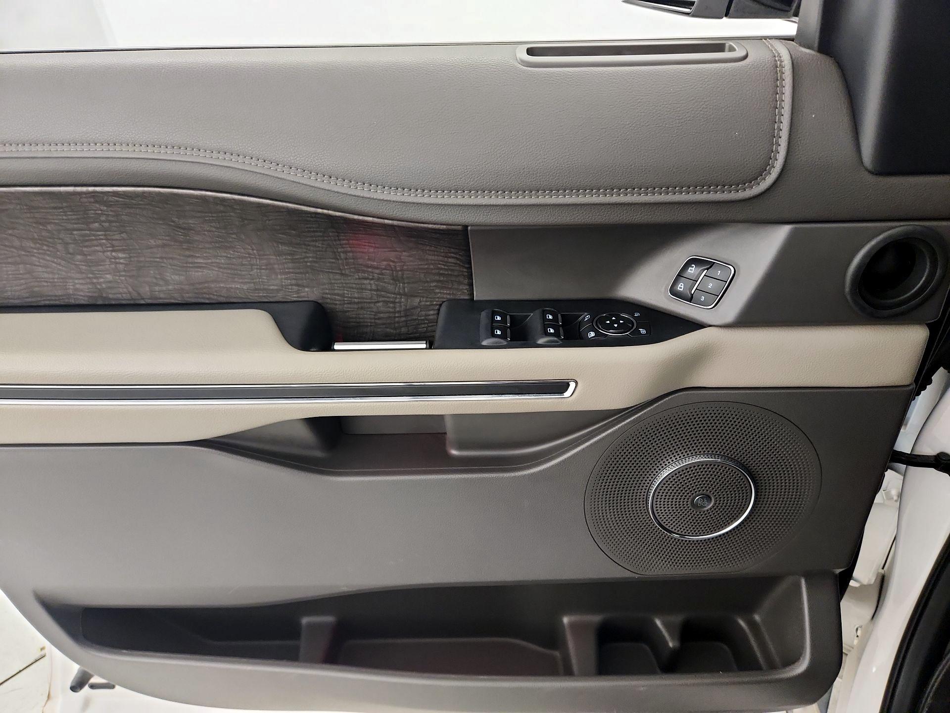 Thumbnail: 2019 Ford Expedition - 12