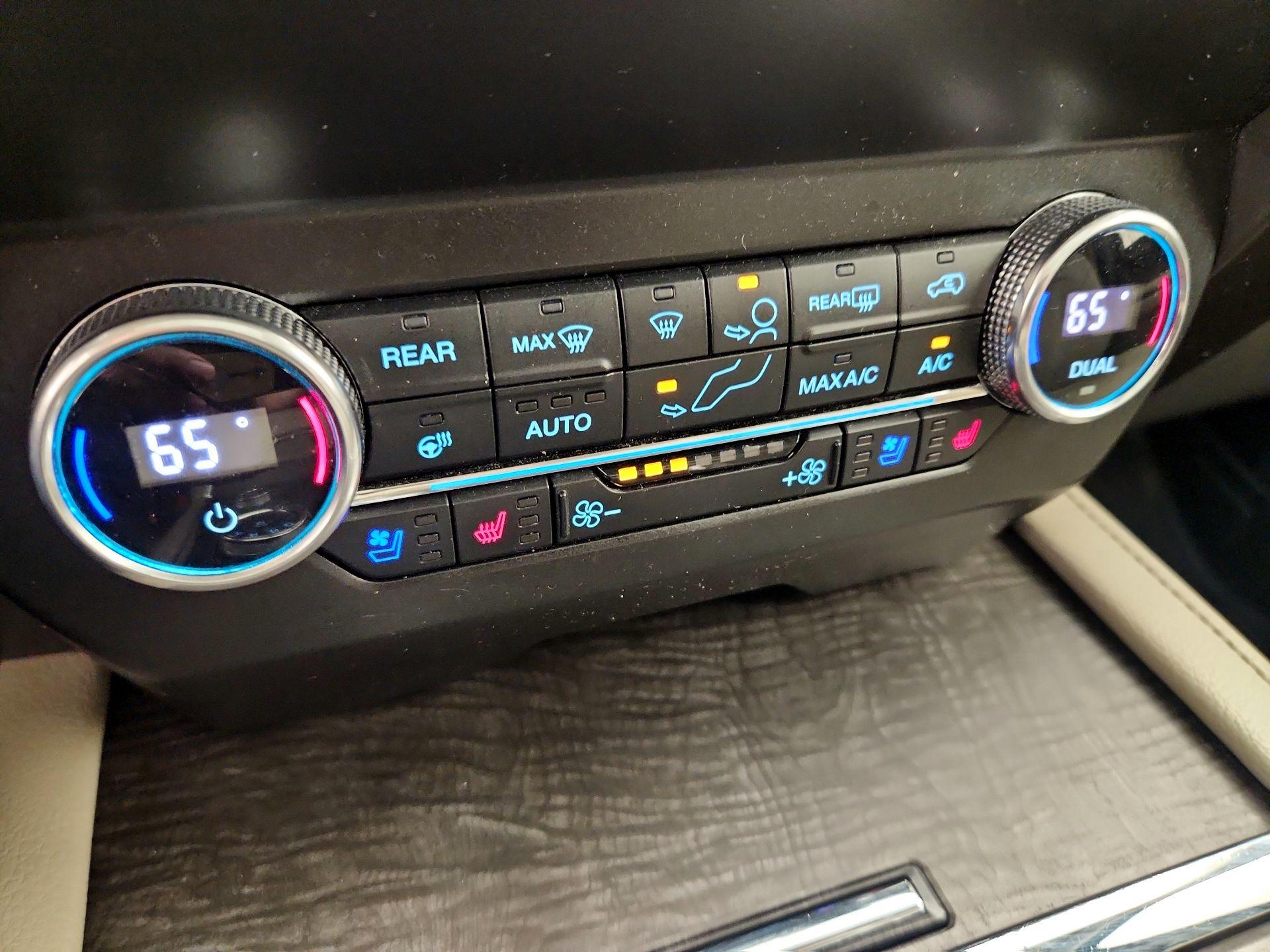 Thumbnail: 2019 Ford Expedition - 14