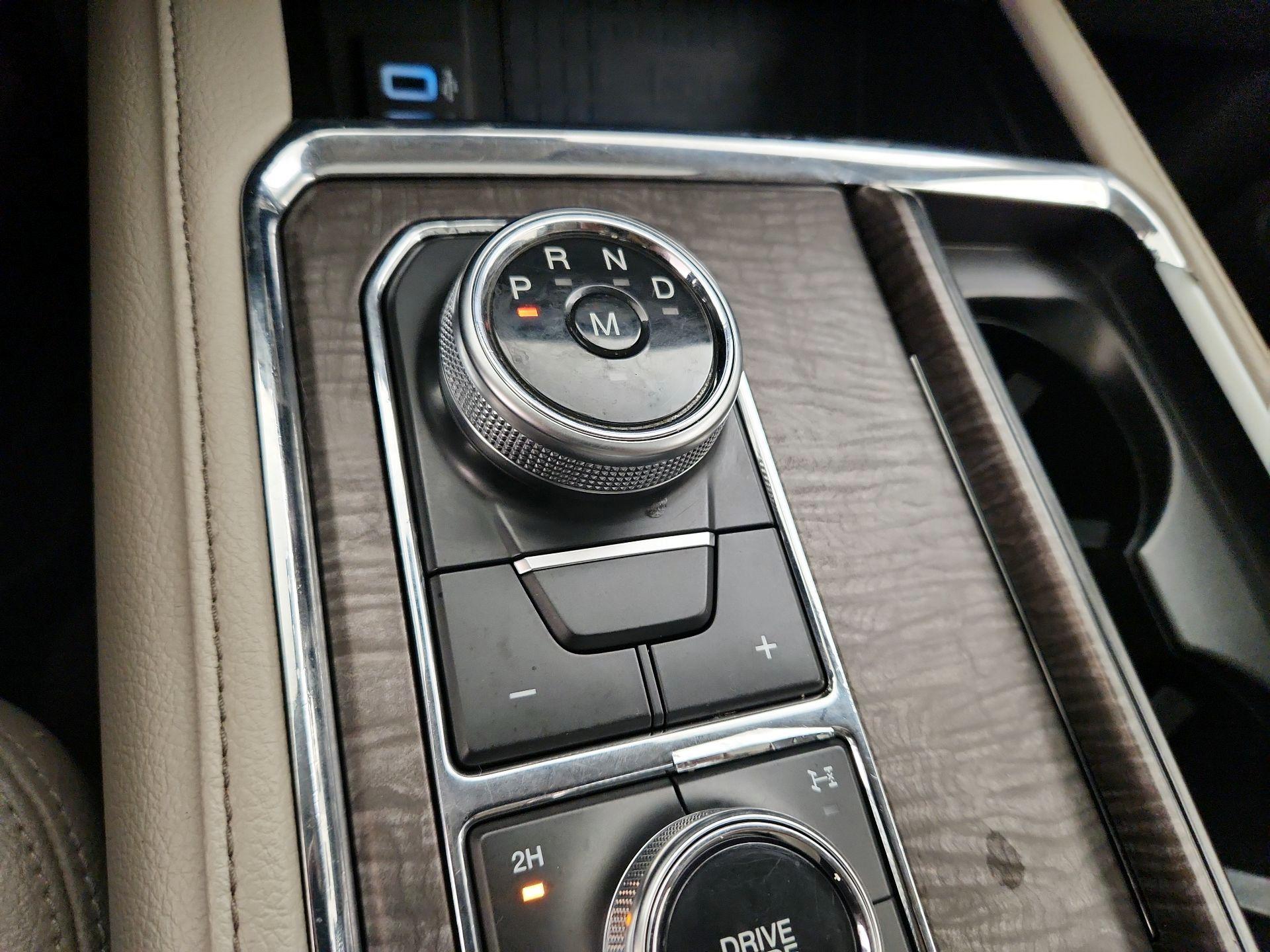 Thumbnail: 2019 Ford Expedition - 17