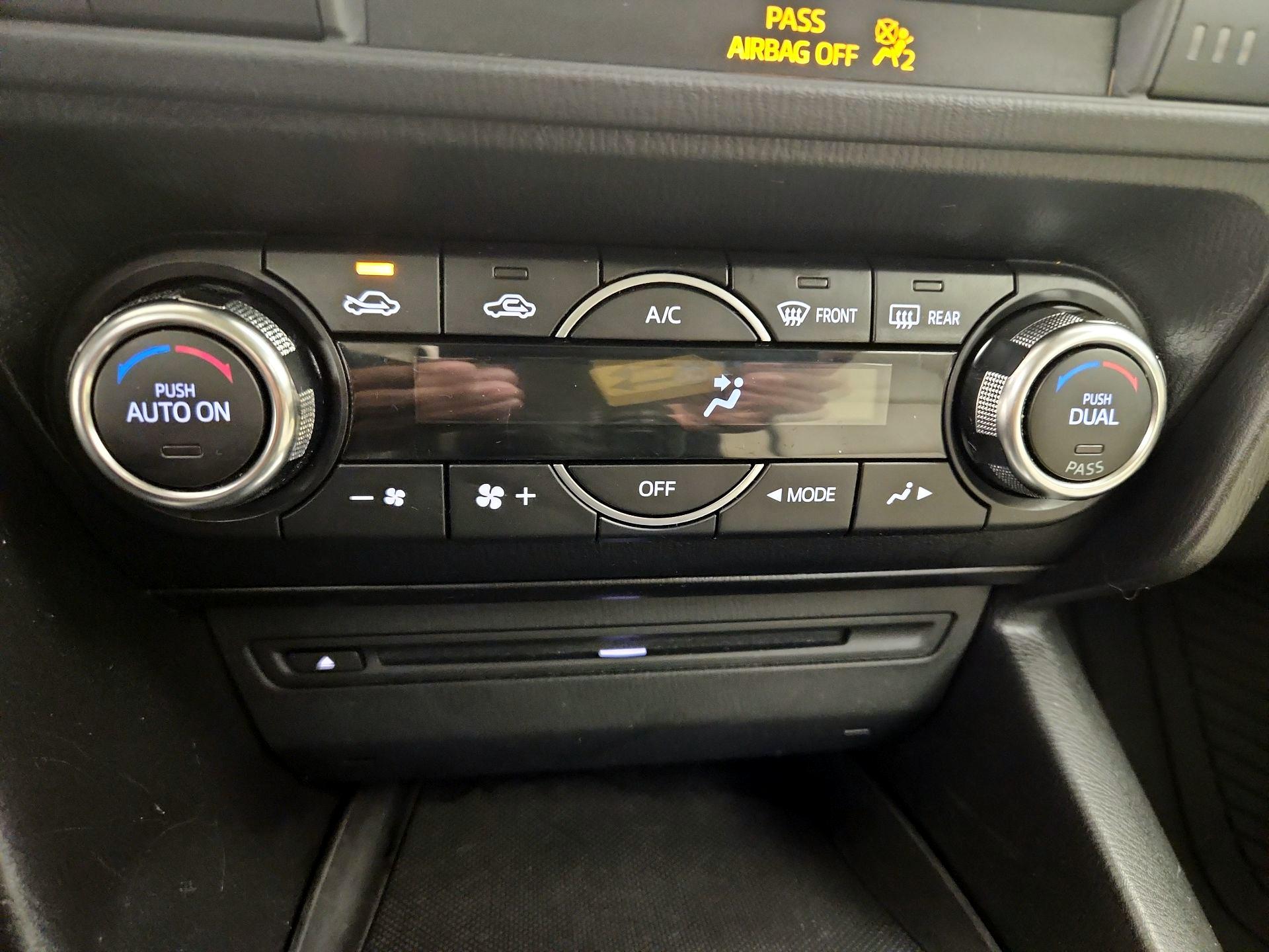 Thumbnail: 2014 Mazda Mazda3 - 17