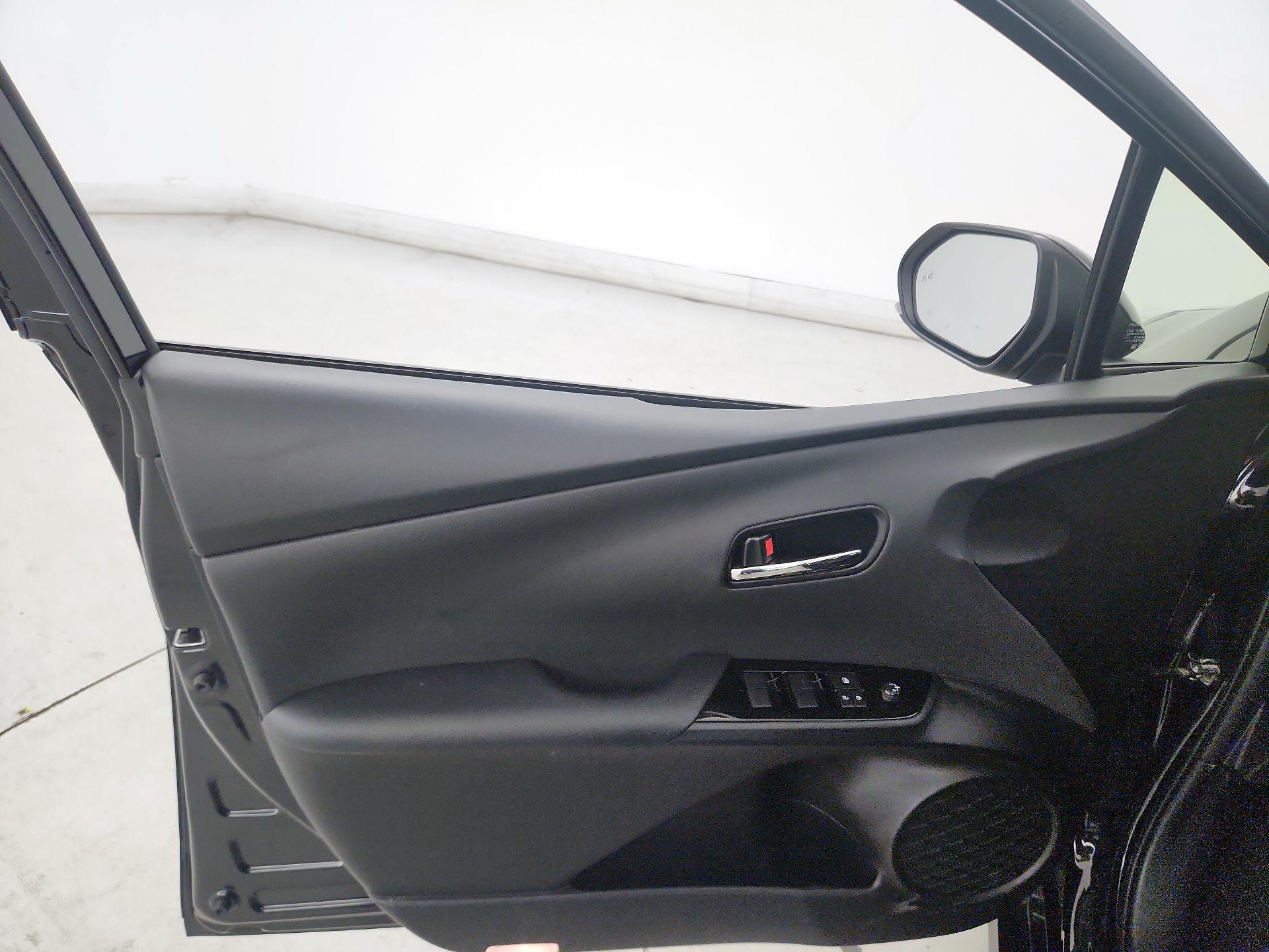 Thumbnail: 2022 Toyota Prius - 12