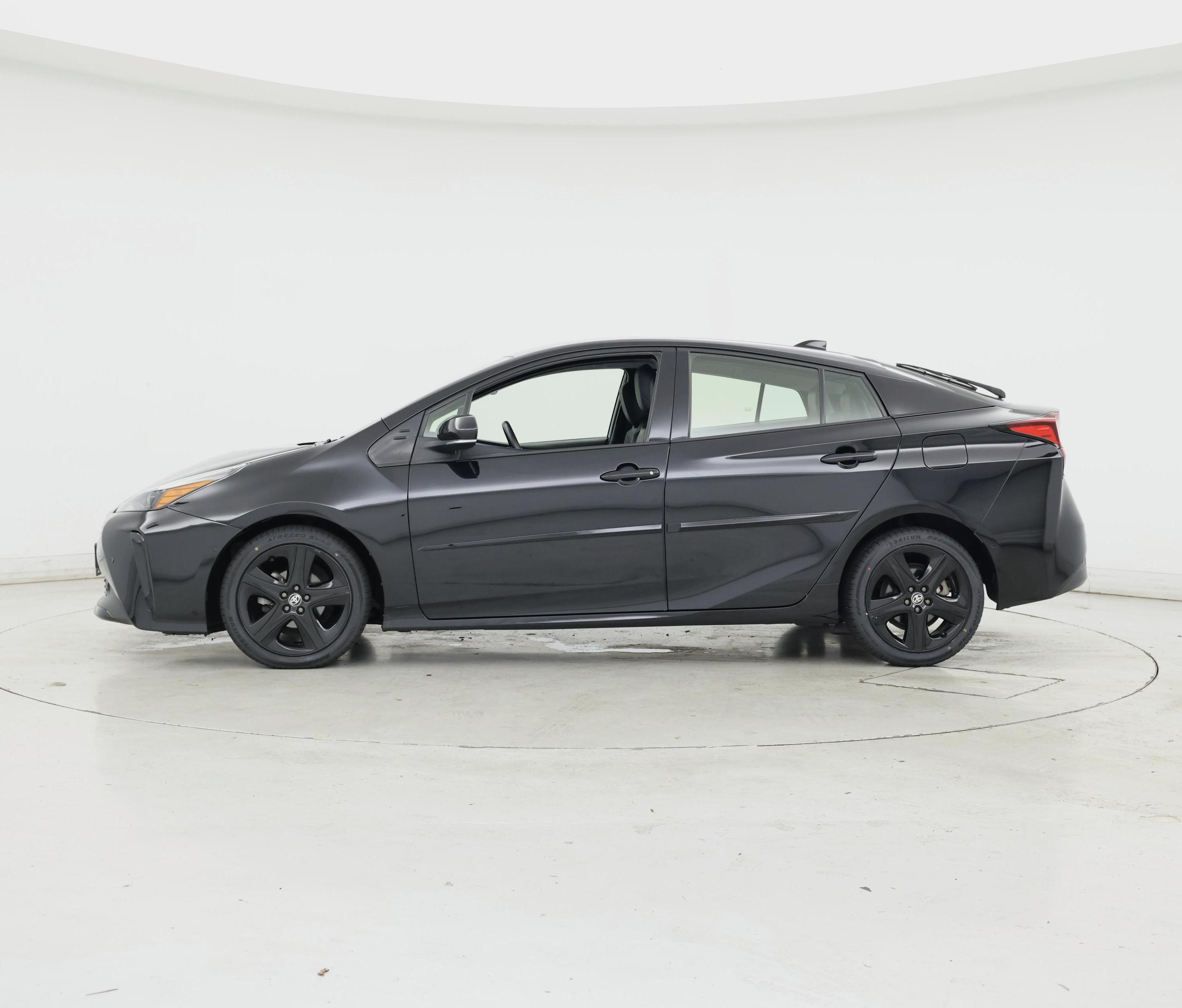 Thumbnail: 2022 Toyota Prius - 3