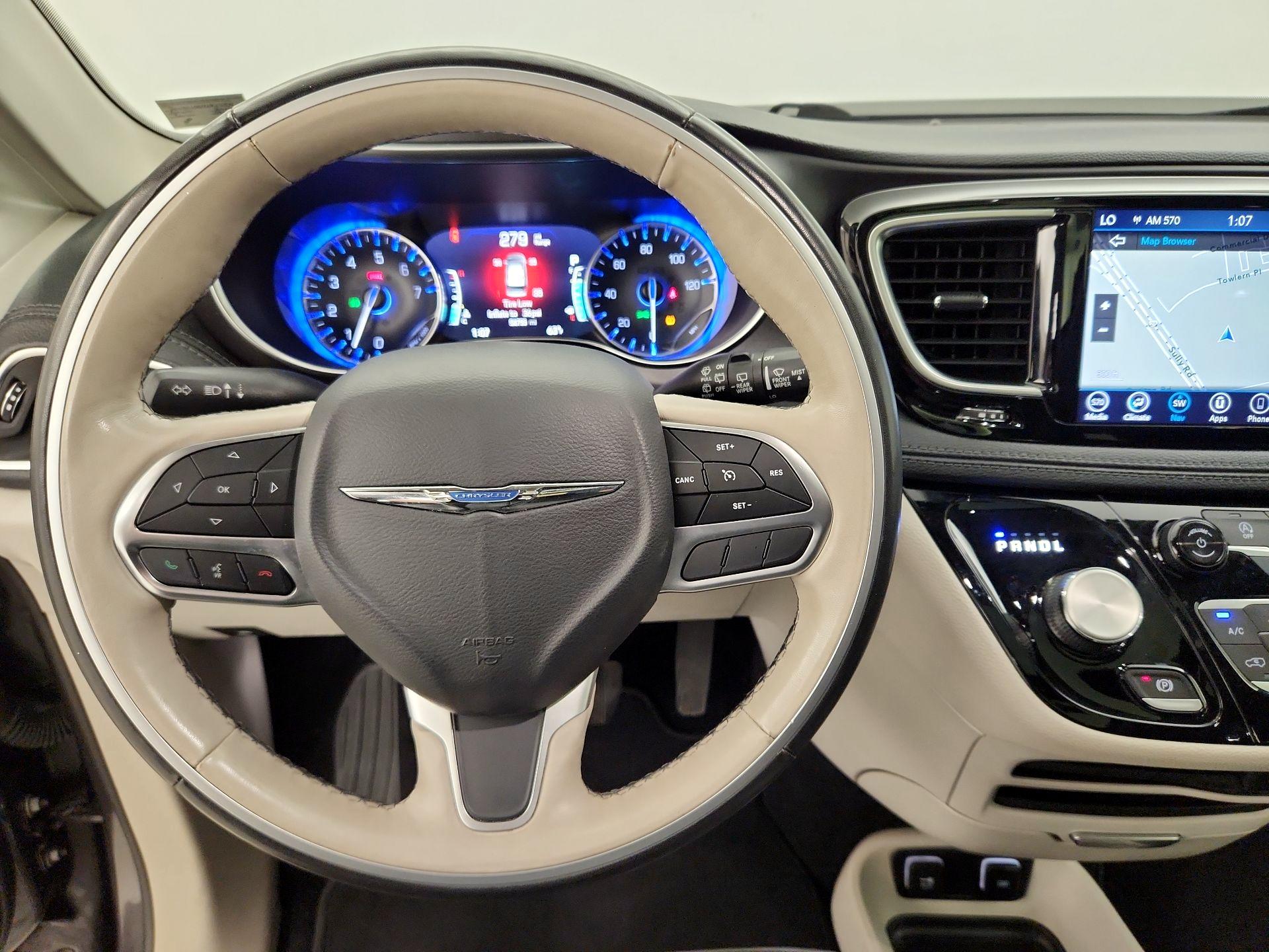 Thumbnail: 2020 Chrysler Pacifica - 10