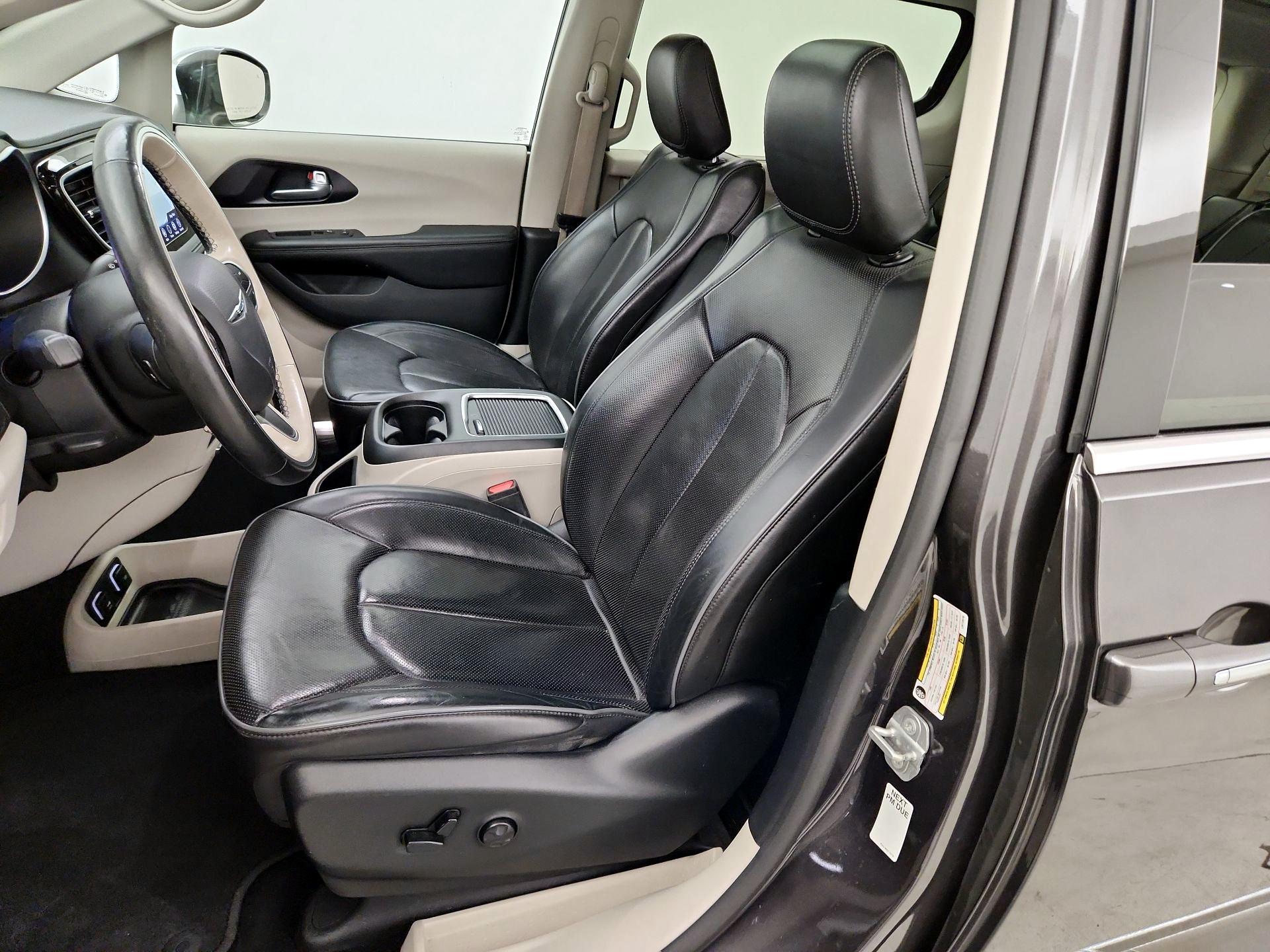Thumbnail: 2020 Chrysler Pacifica - 11
