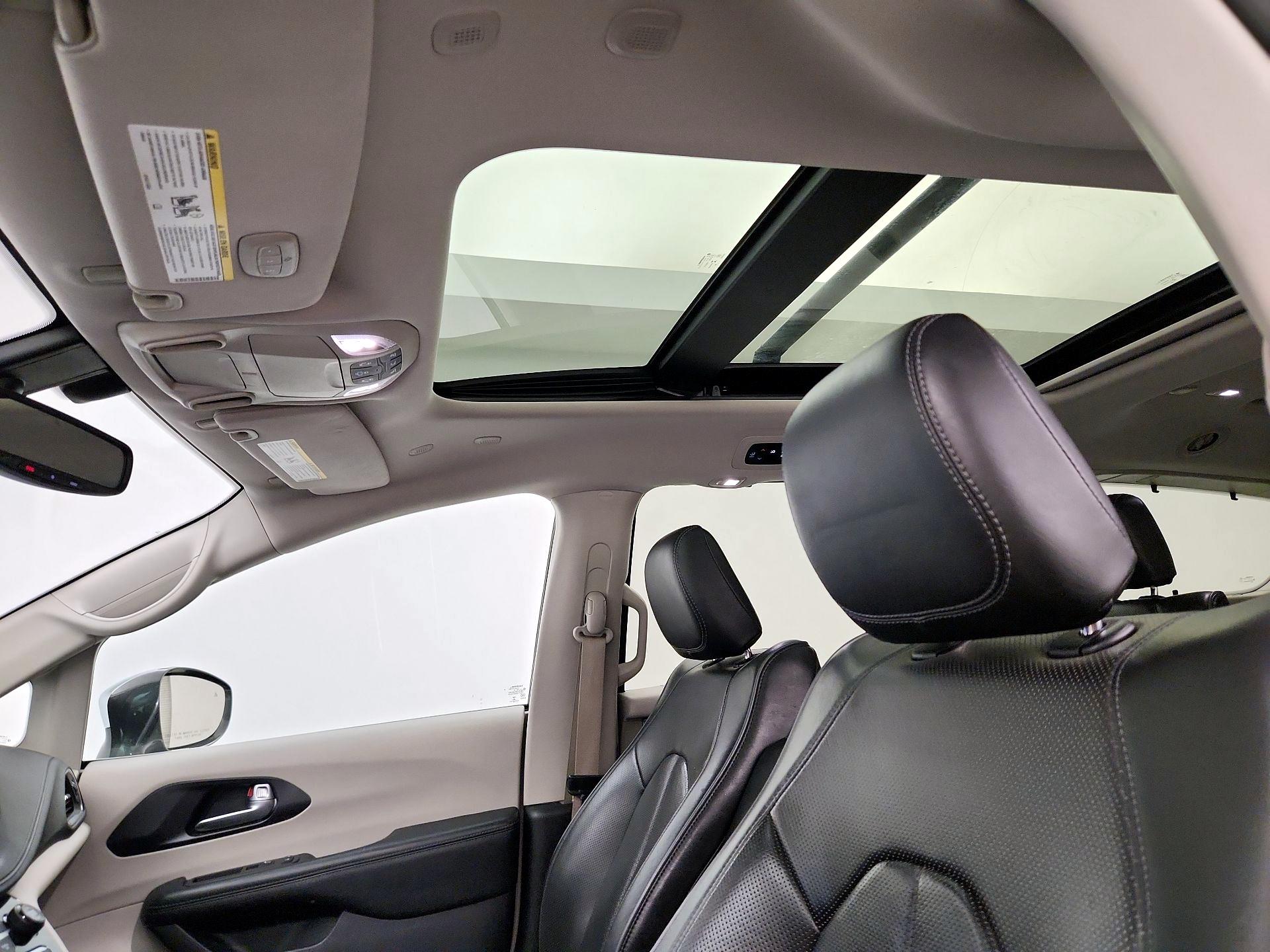 Thumbnail: 2020 Chrysler Pacifica - 20