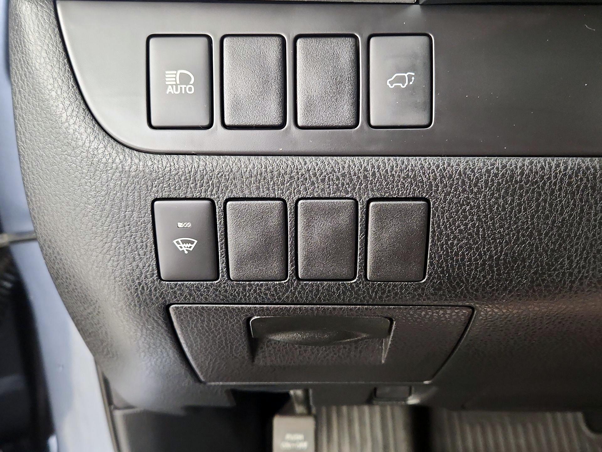 Thumbnail: 2018 Toyota Highlander - 13