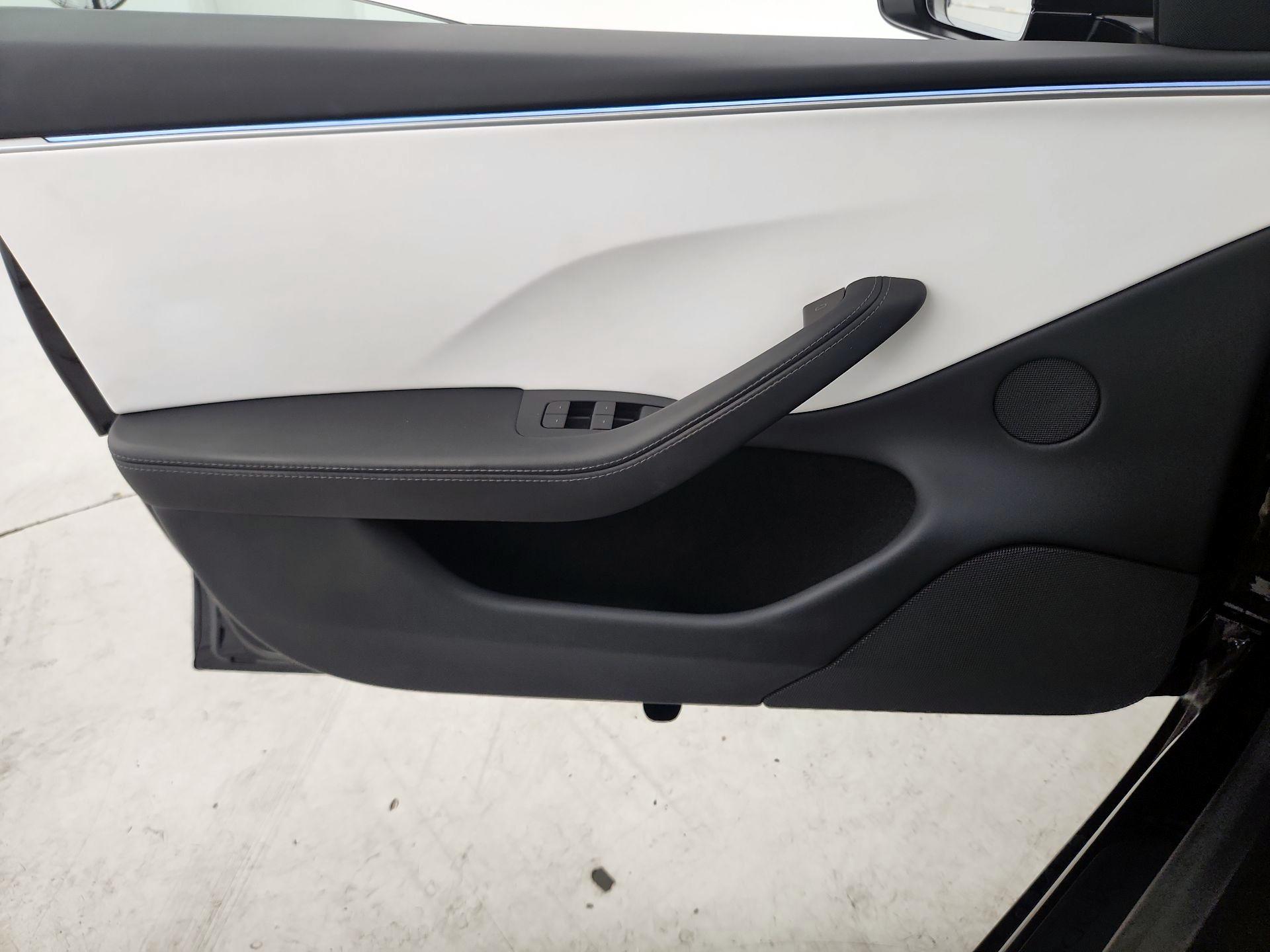 Thumbnail: 2025 Tesla Model 3 - 12