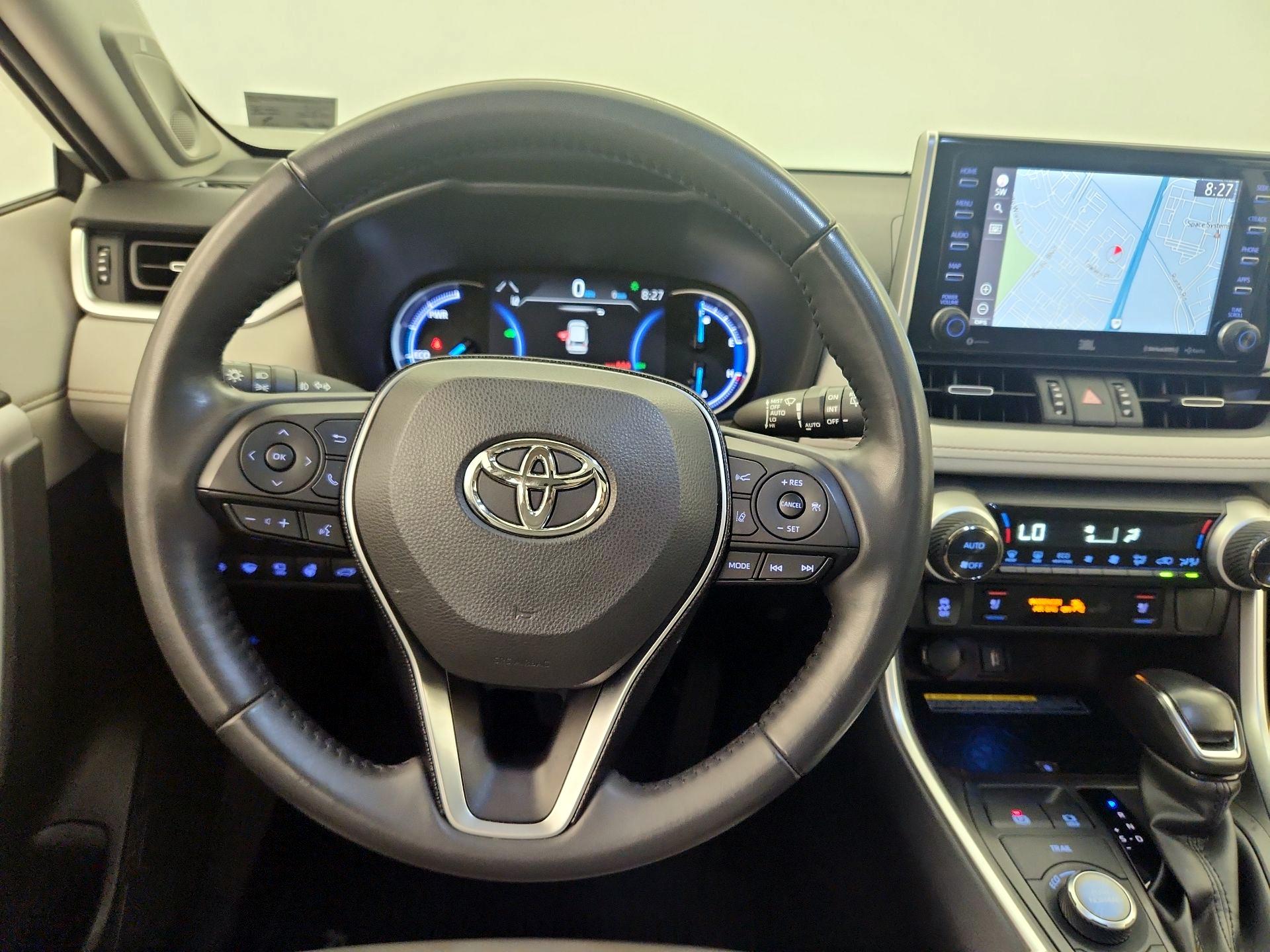 Thumbnail: 2021 Toyota RAV4 - 10