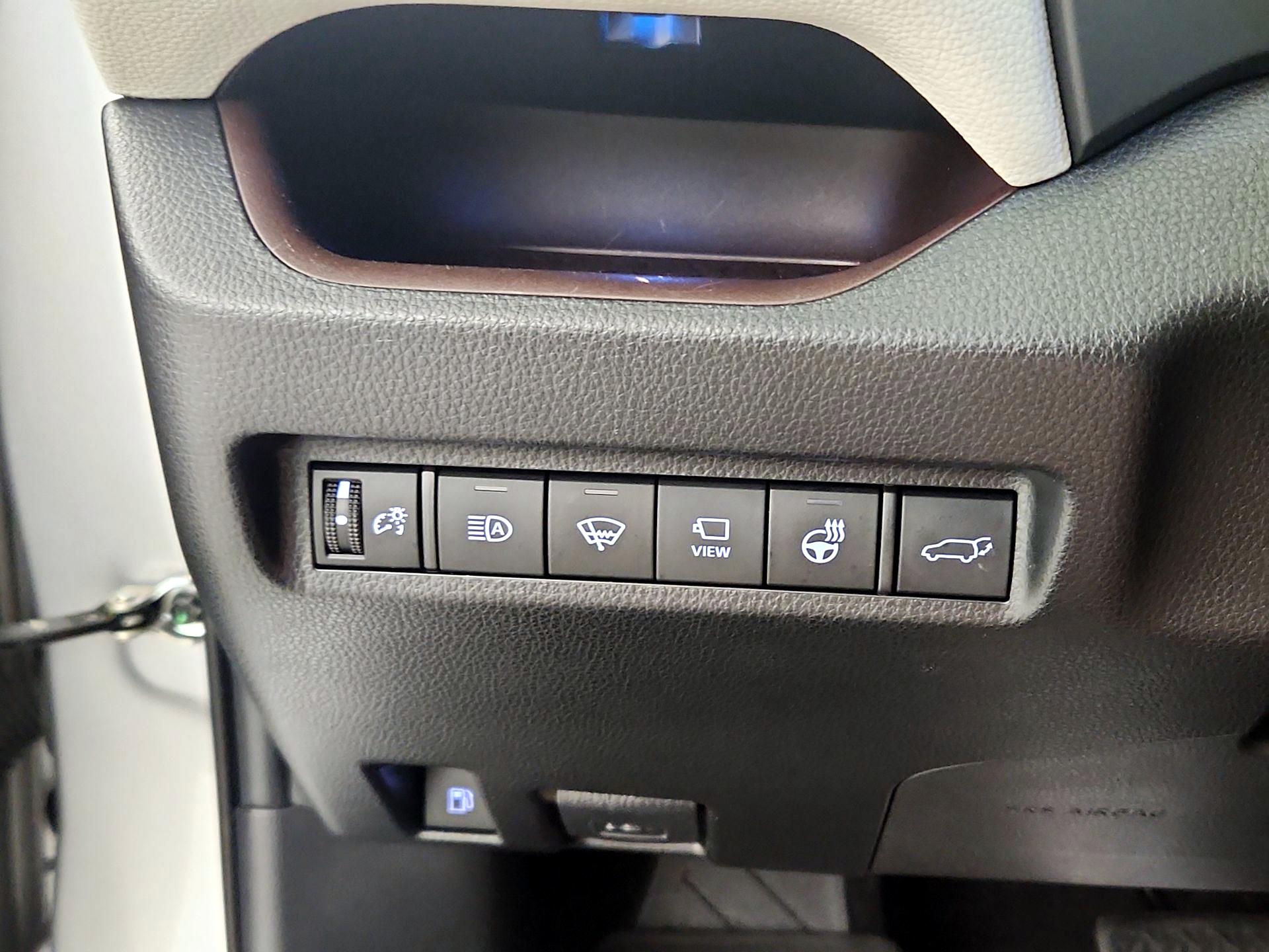 Thumbnail: 2021 Toyota RAV4 - 13