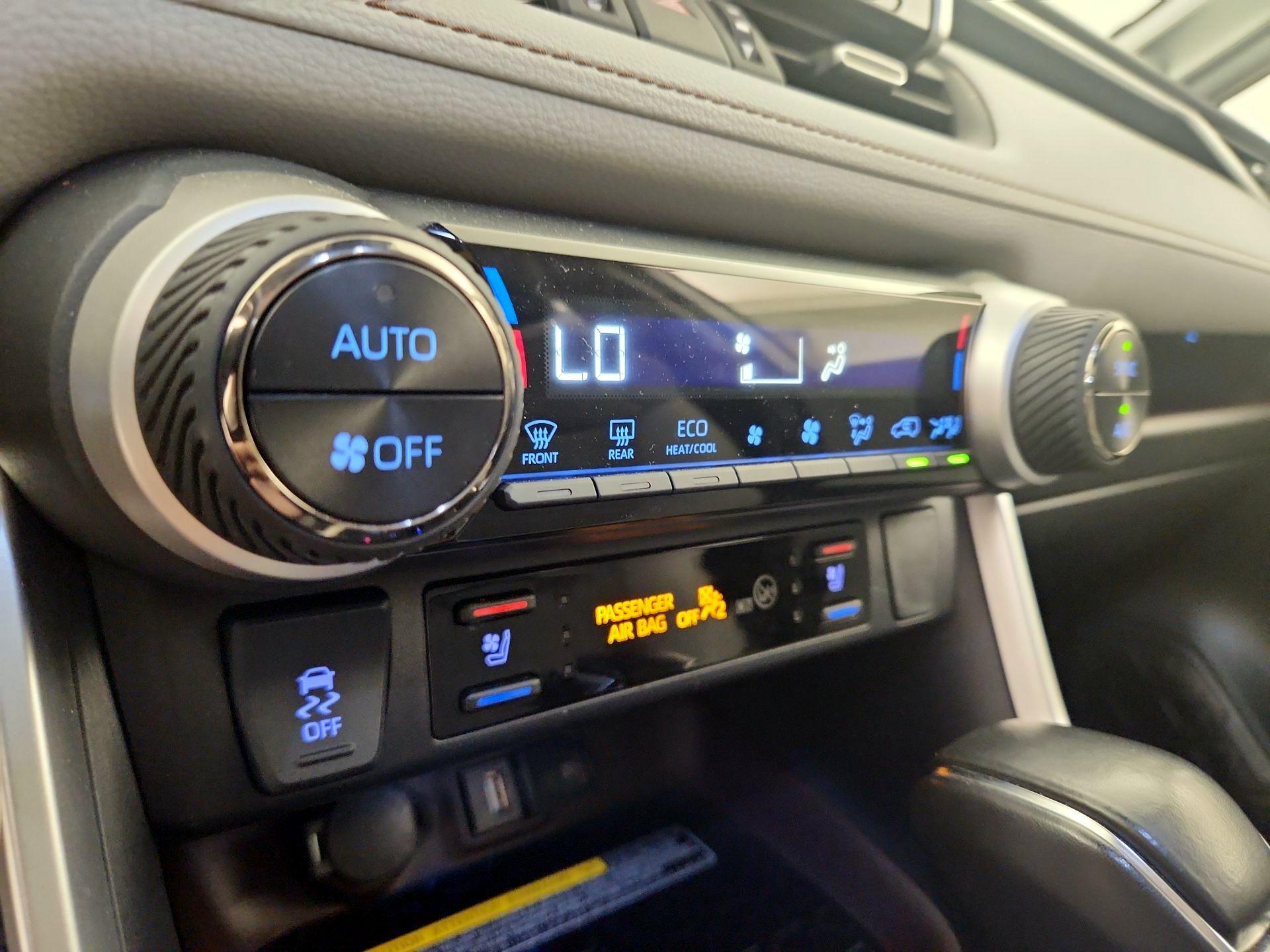 Thumbnail: 2021 Toyota RAV4 - 17