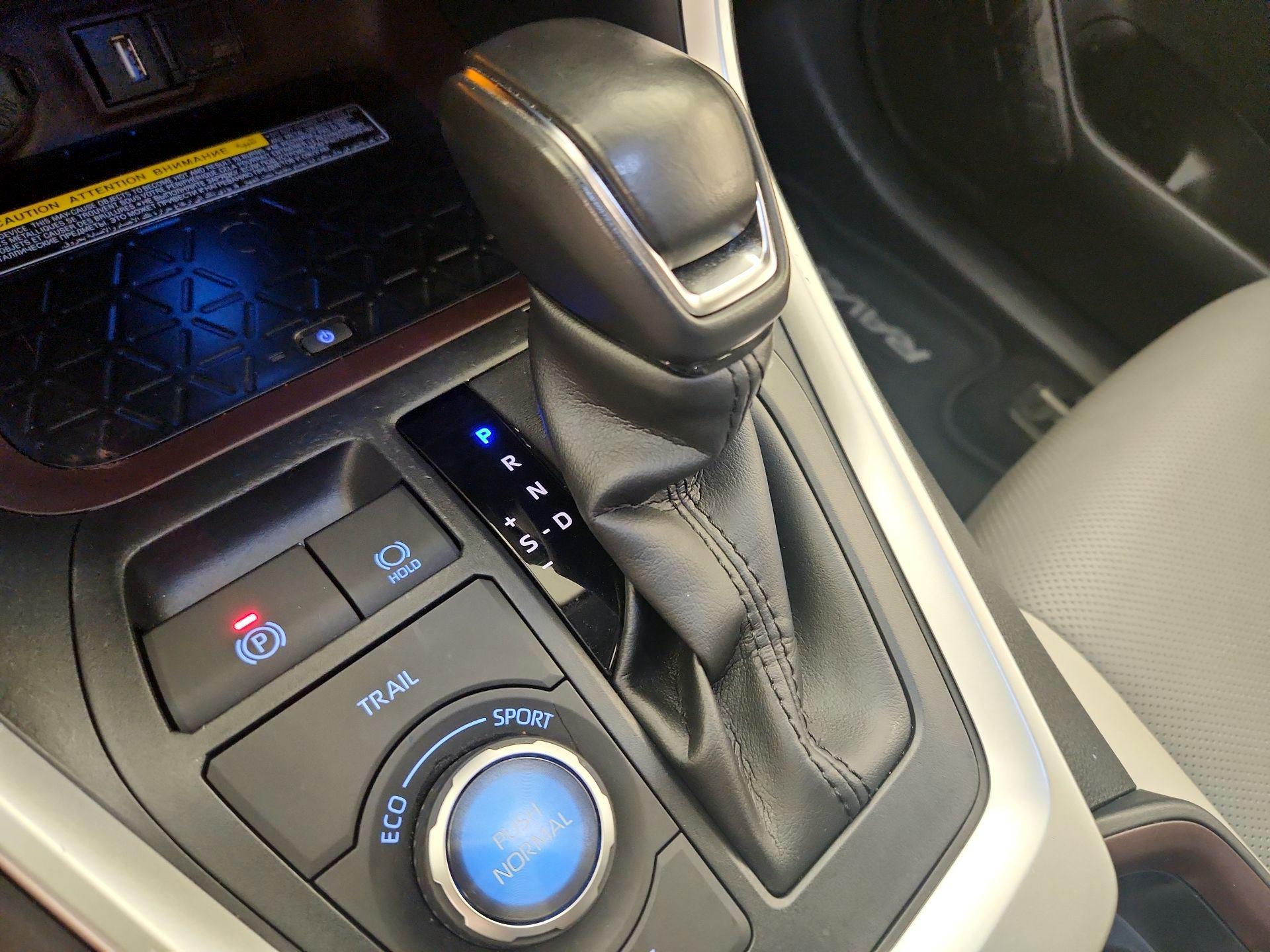 Thumbnail: 2021 Toyota RAV4 - 18