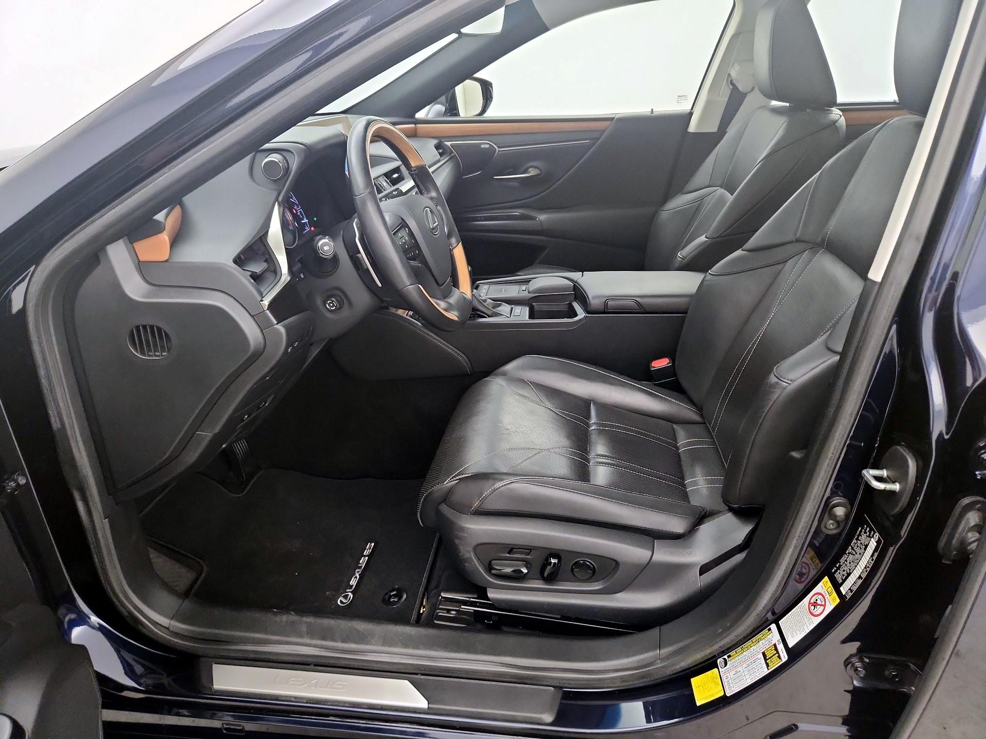 Thumbnail: 2019 Lexus ES - 11