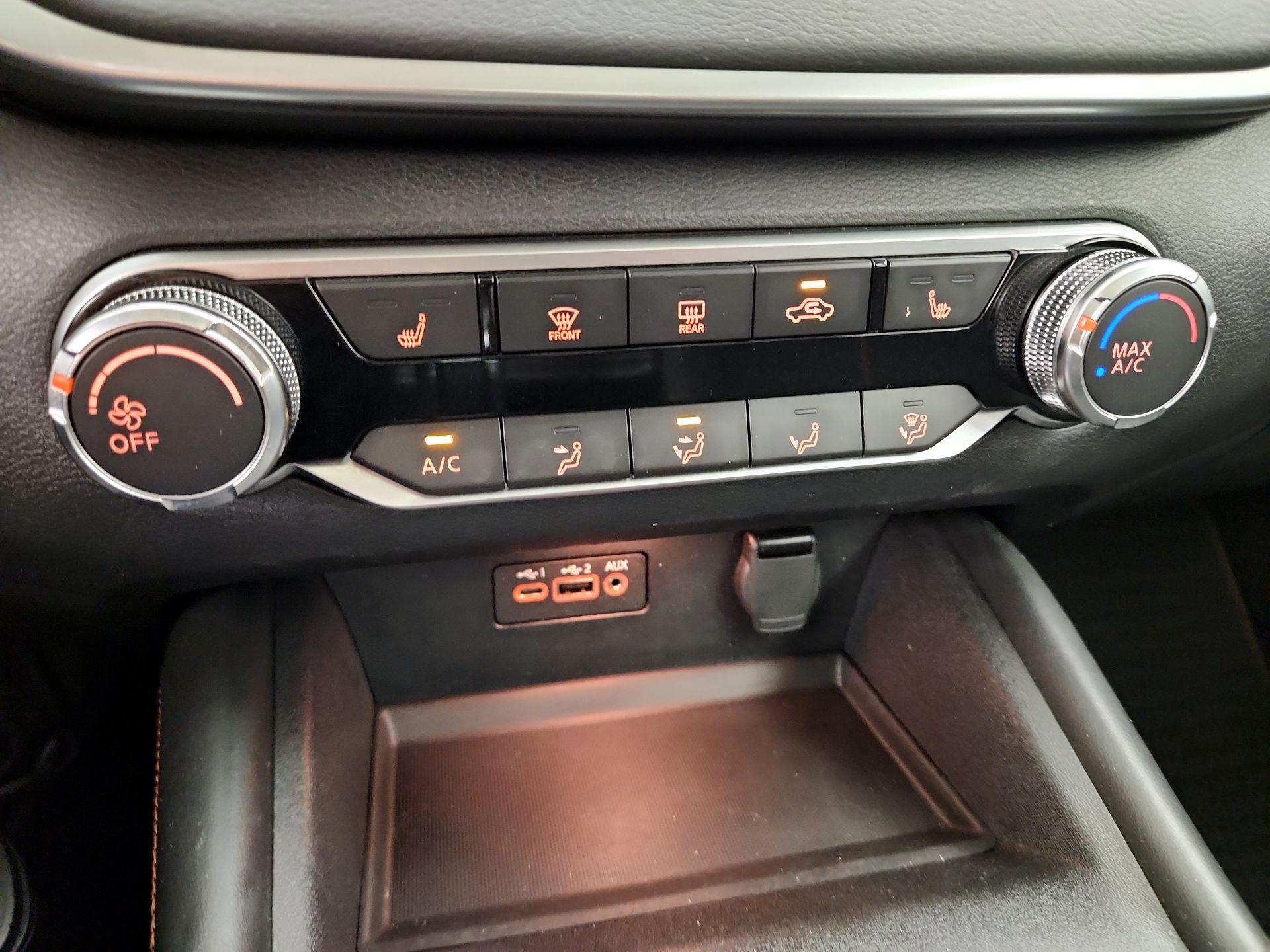 Thumbnail: 2019 Nissan Altima - 16