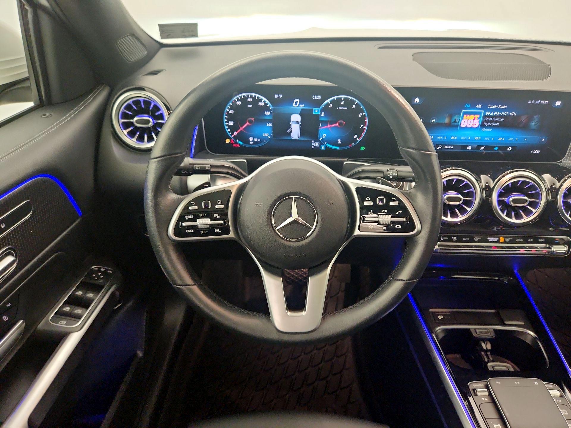 Thumbnail: 2021 Mercedes-Benz GLB - 10