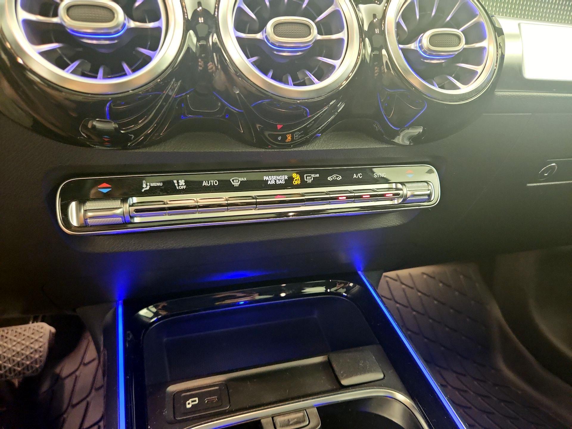Thumbnail: 2021 Mercedes-Benz GLB - 16