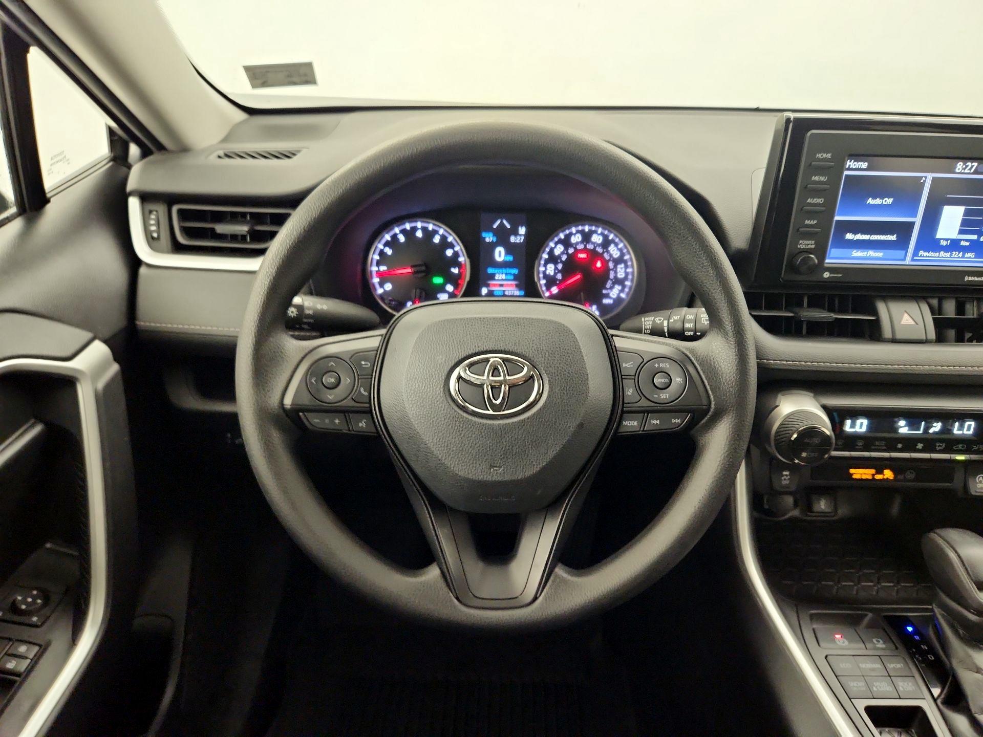 Thumbnail: 2022 Toyota RAV4 - 10