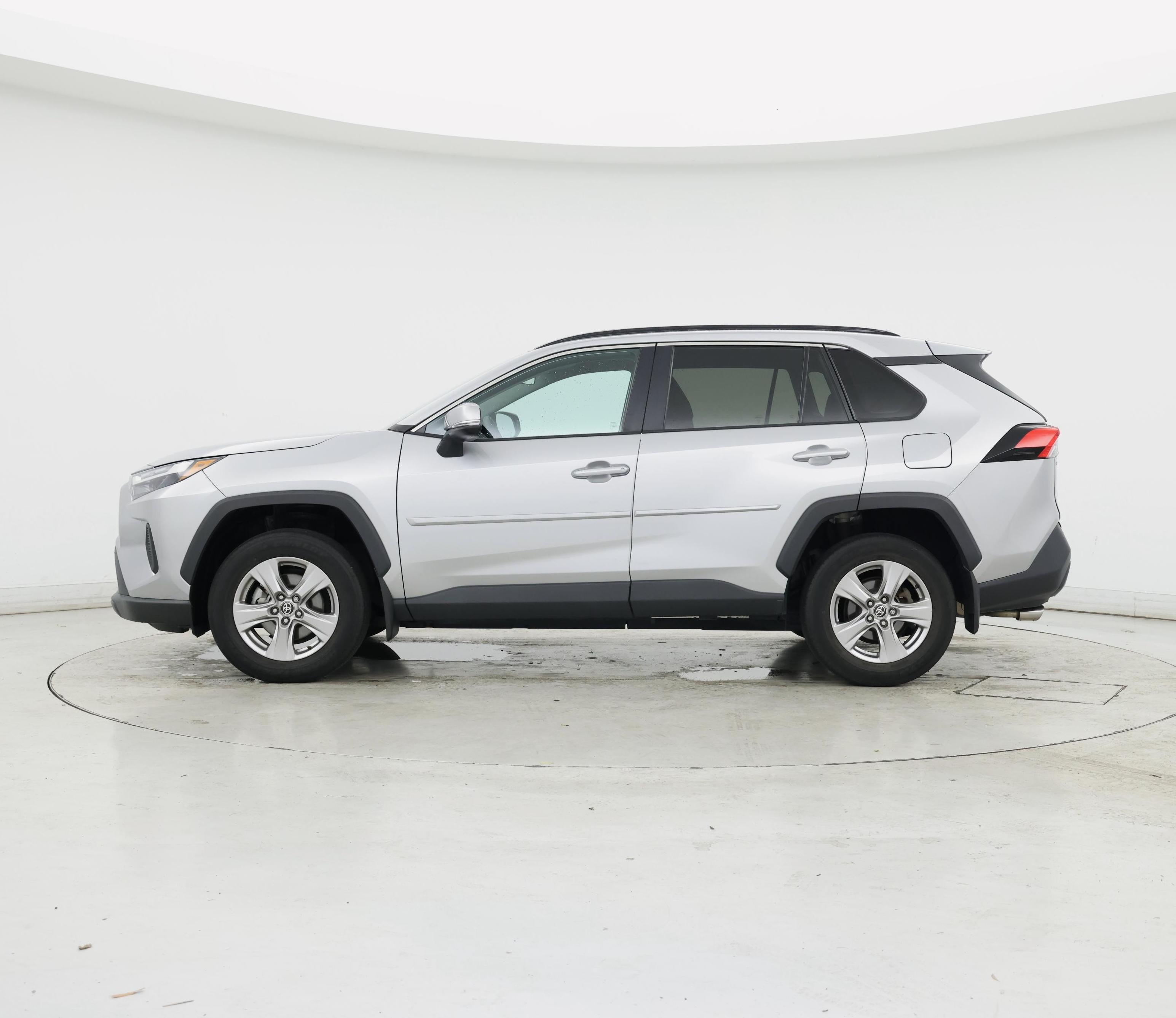 Thumbnail: 2022 Toyota RAV4 - 3