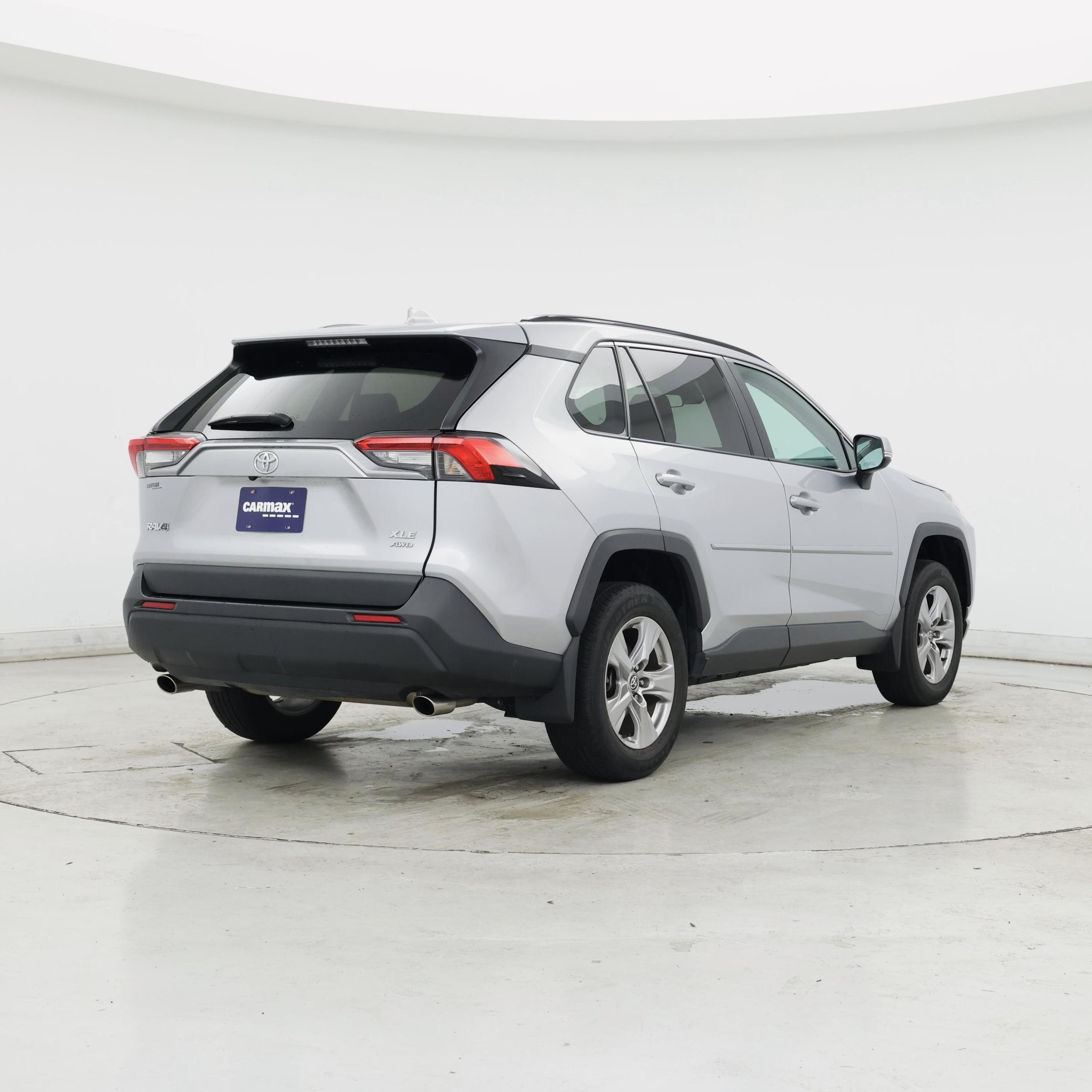 Thumbnail: 2022 Toyota RAV4 - 8