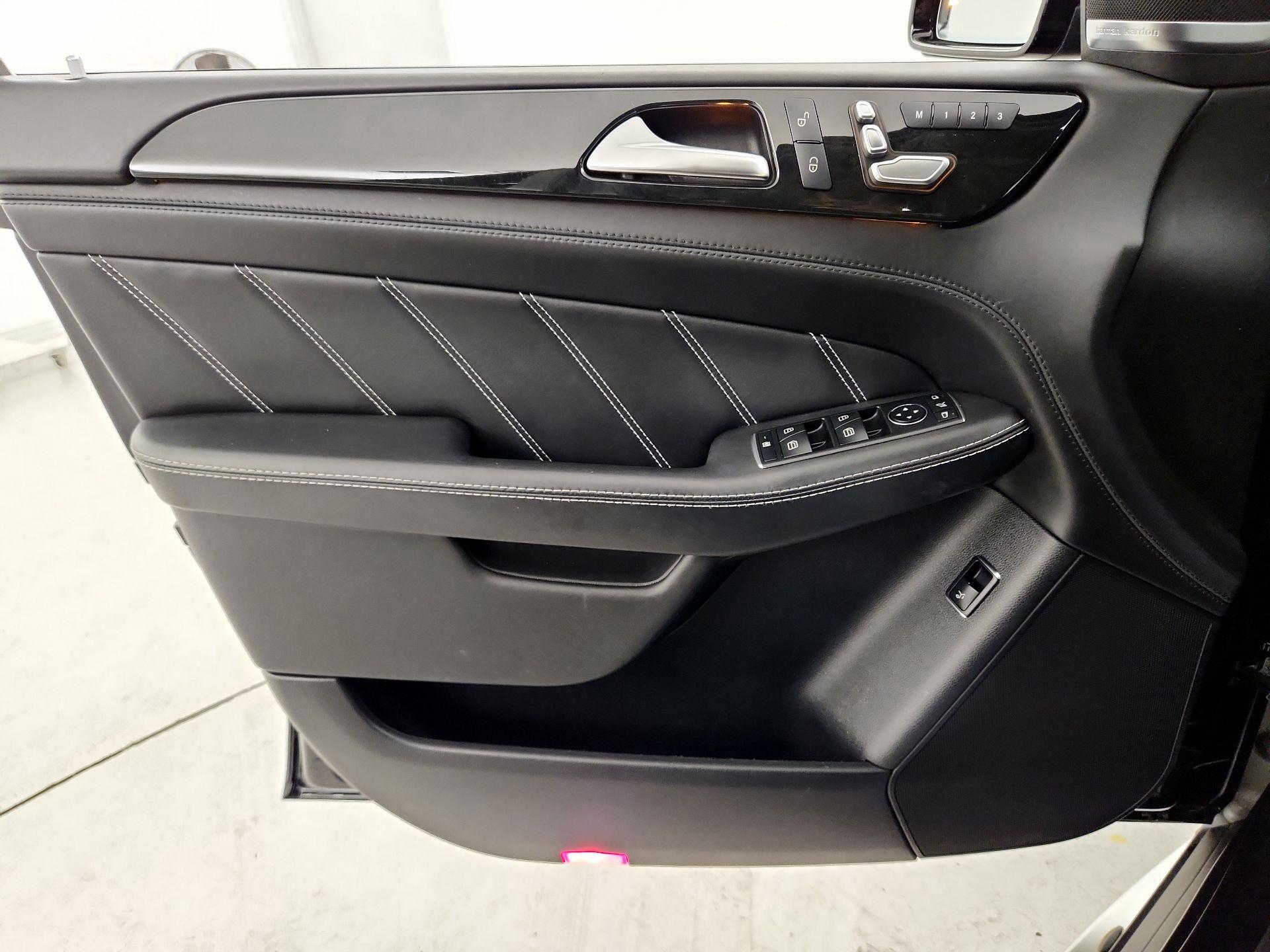 Thumbnail: 2019 Mercedes-Benz GL-Class - 12