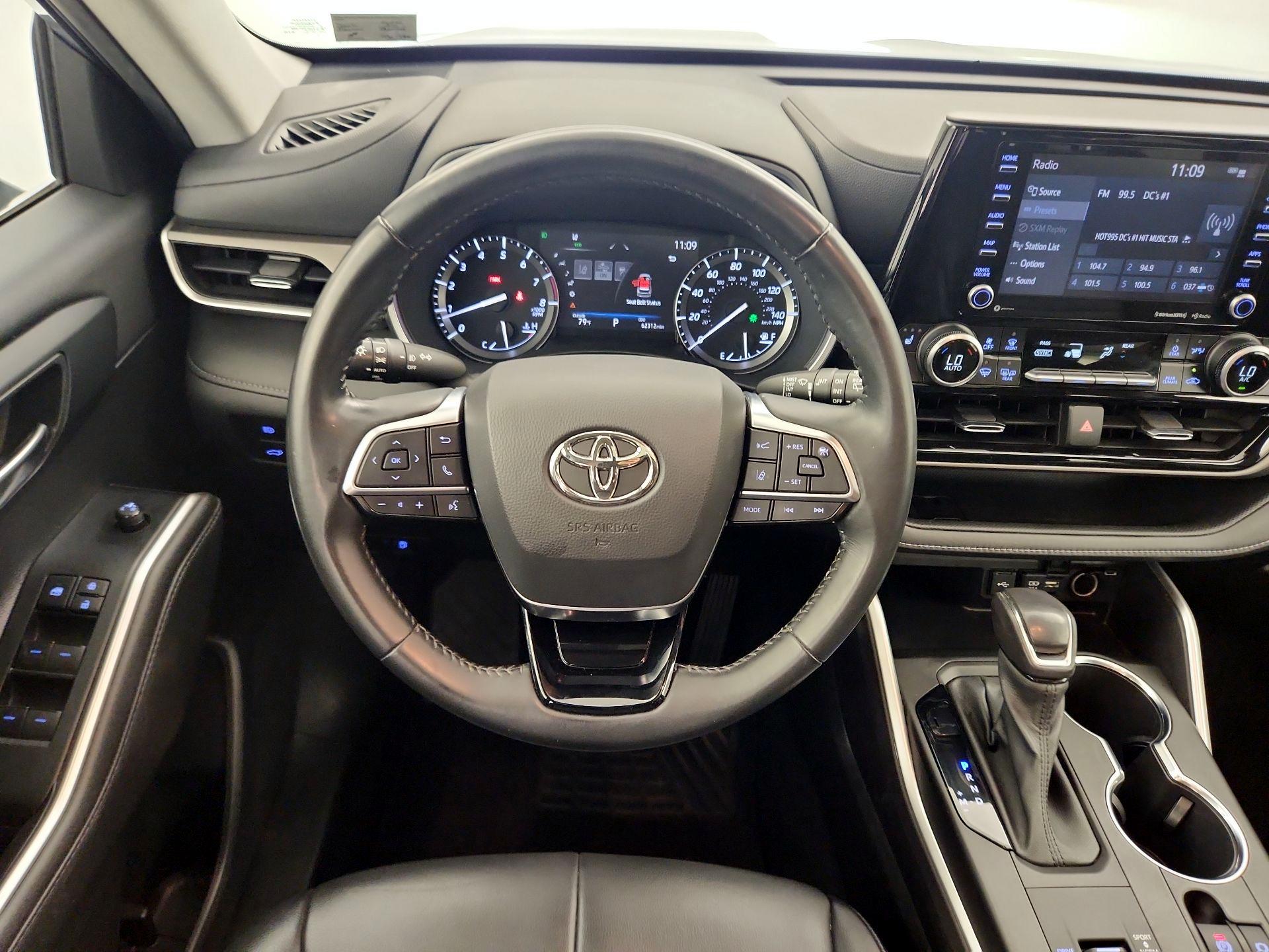Thumbnail: 2021 Toyota Highlander - 10