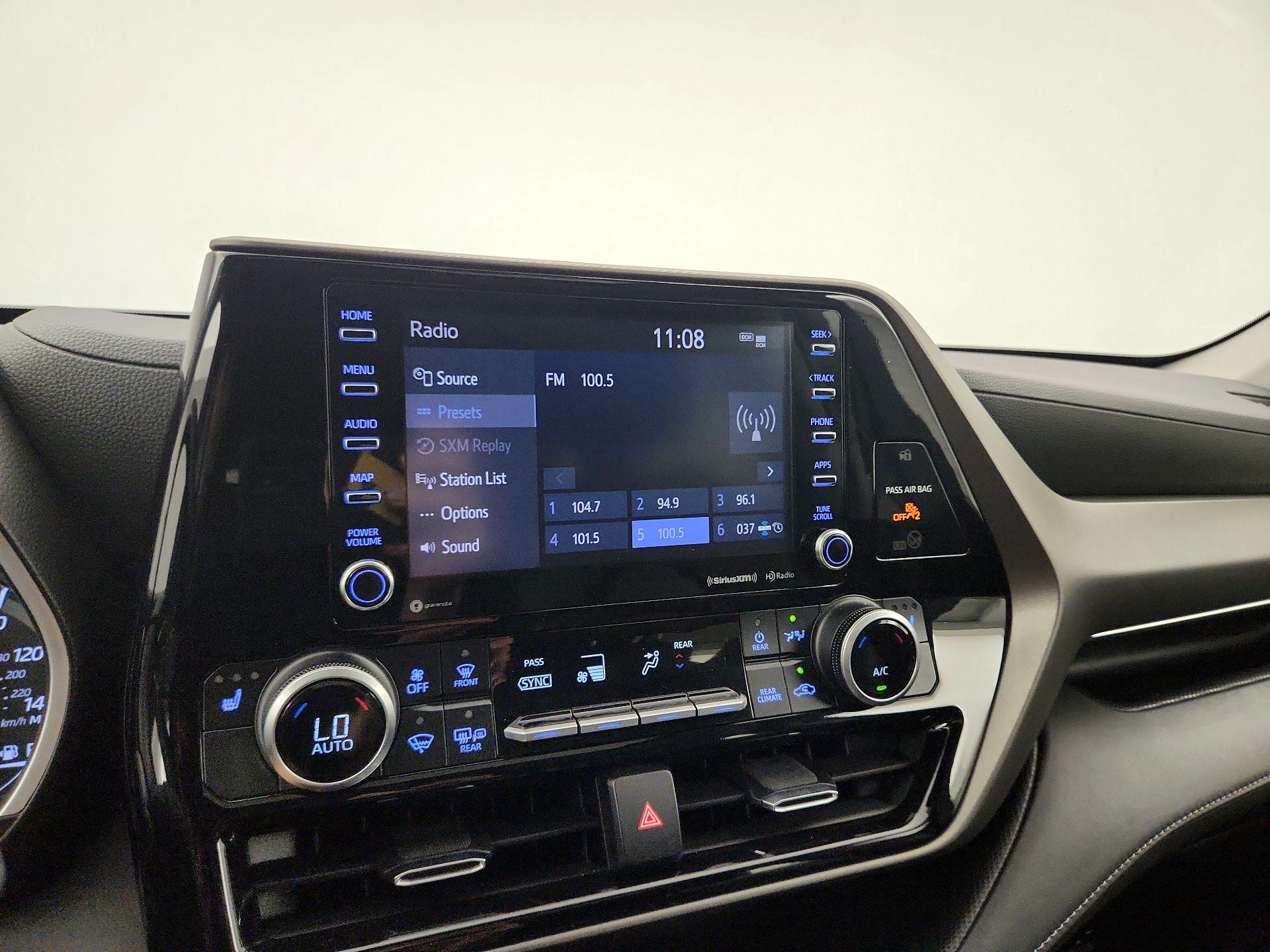 Thumbnail: 2021 Toyota Highlander - 15