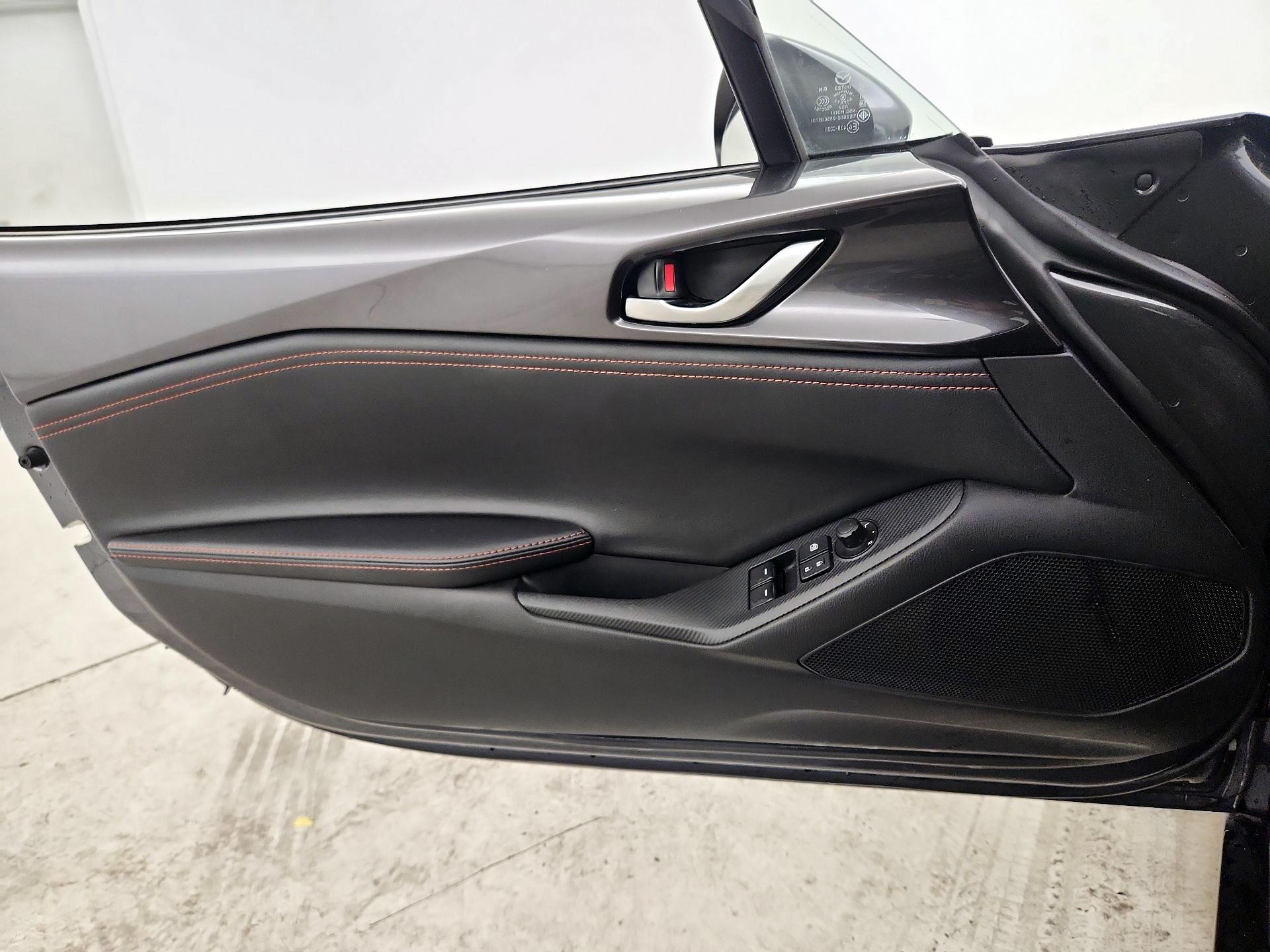 Thumbnail: 2022 Mazda MX-5 Miata - 12