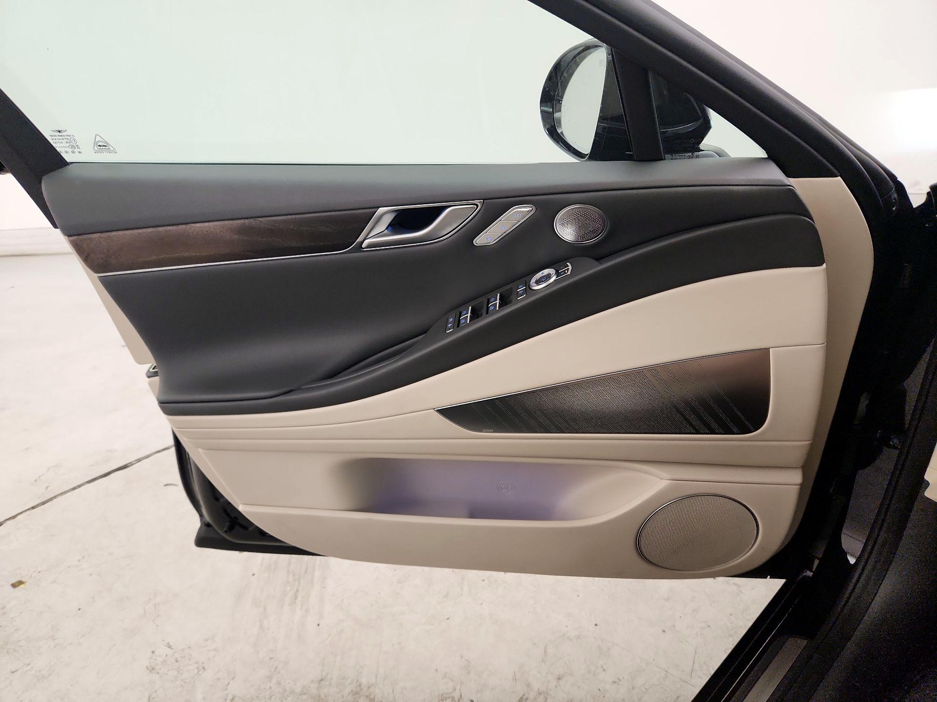 Thumbnail: 2022 Genesis G80 - 12