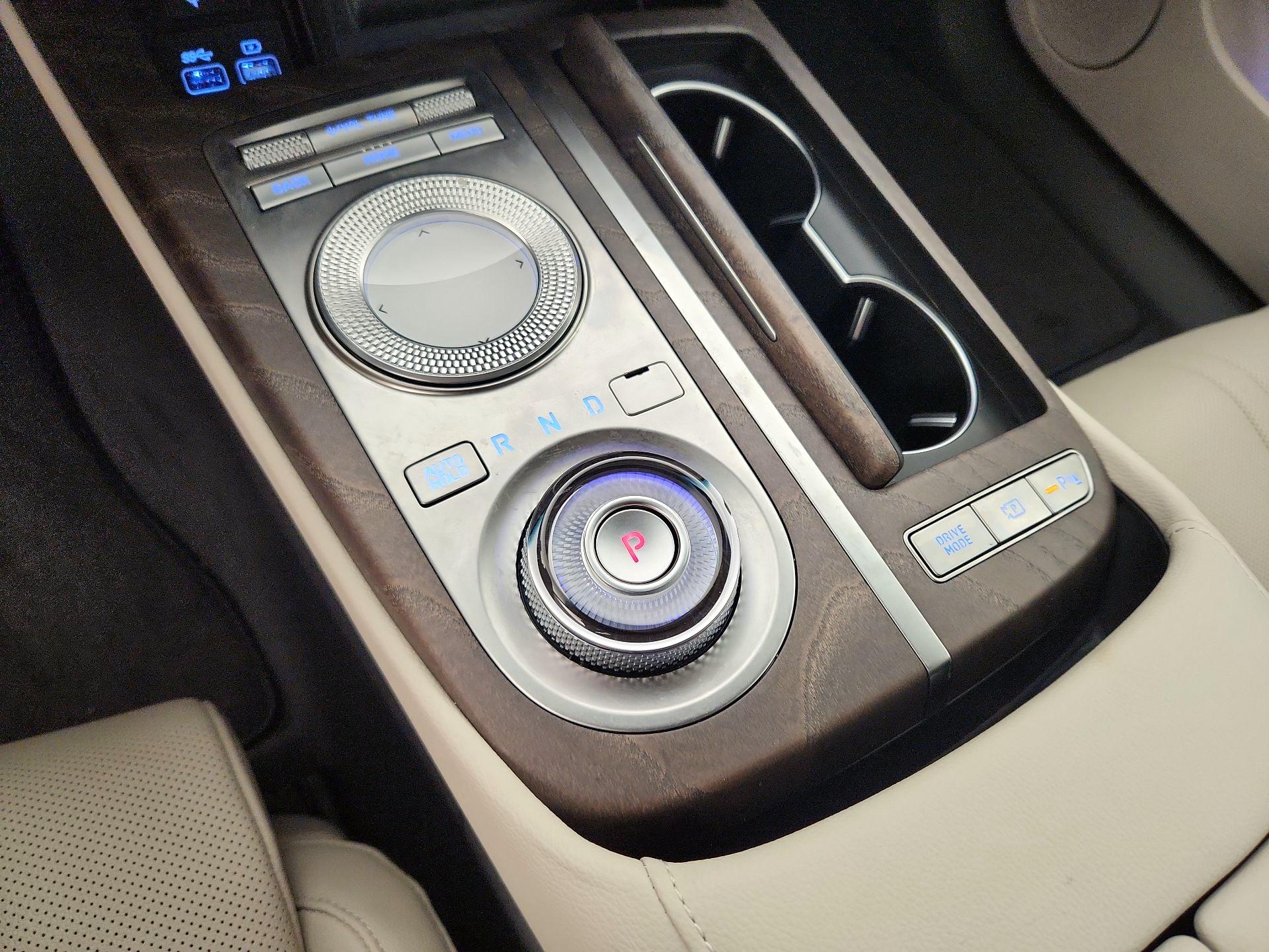 Thumbnail: 2022 Genesis G80 - 17