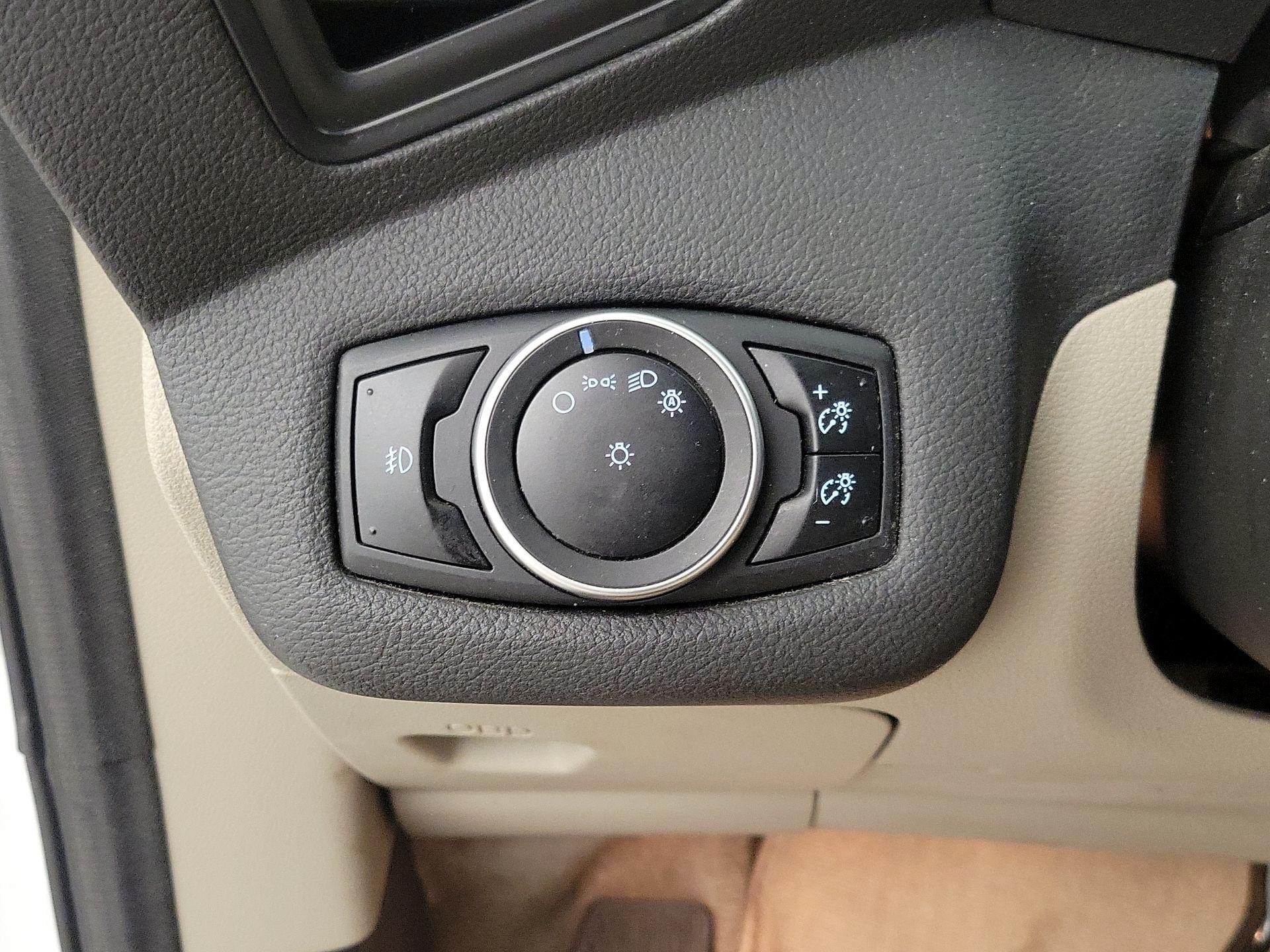 Thumbnail: 2015 Ford Escape - 13