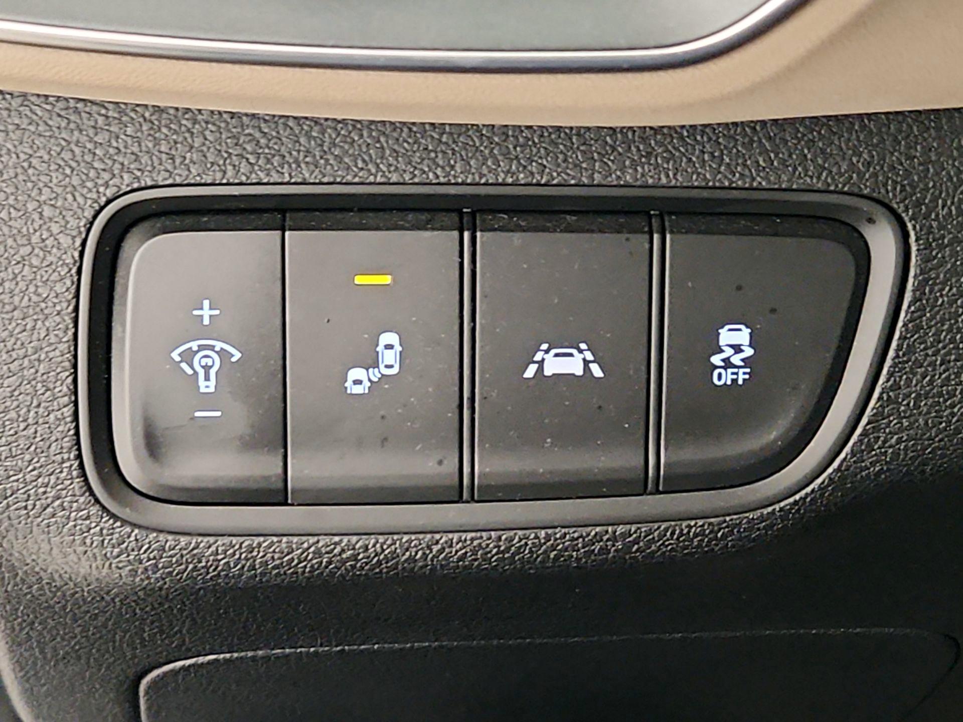 Thumbnail: 2019 Hyundai Santa Fe - 13